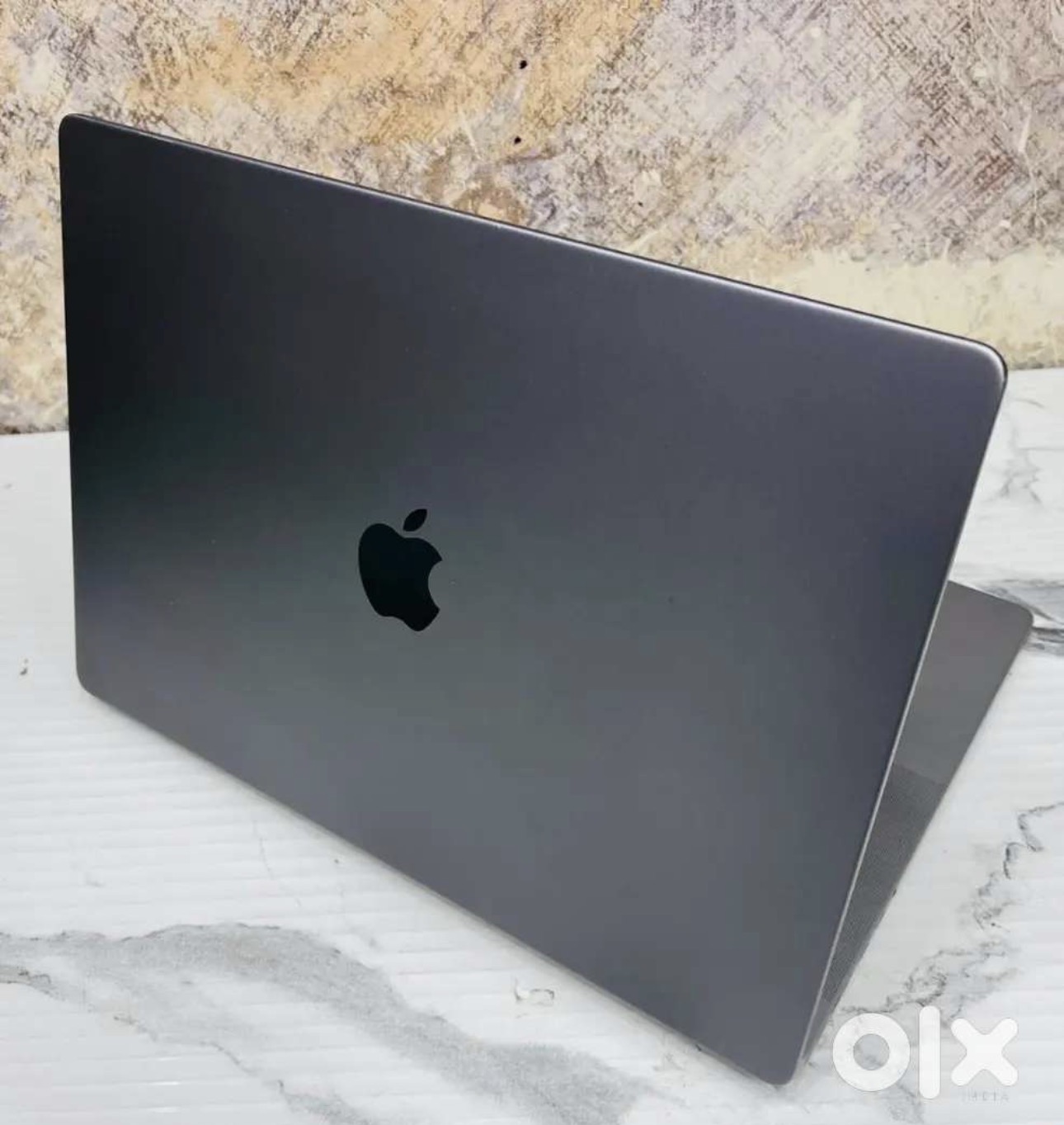 MacBook Pro 13.3" M1 (2026) gallery thumbnail 2
