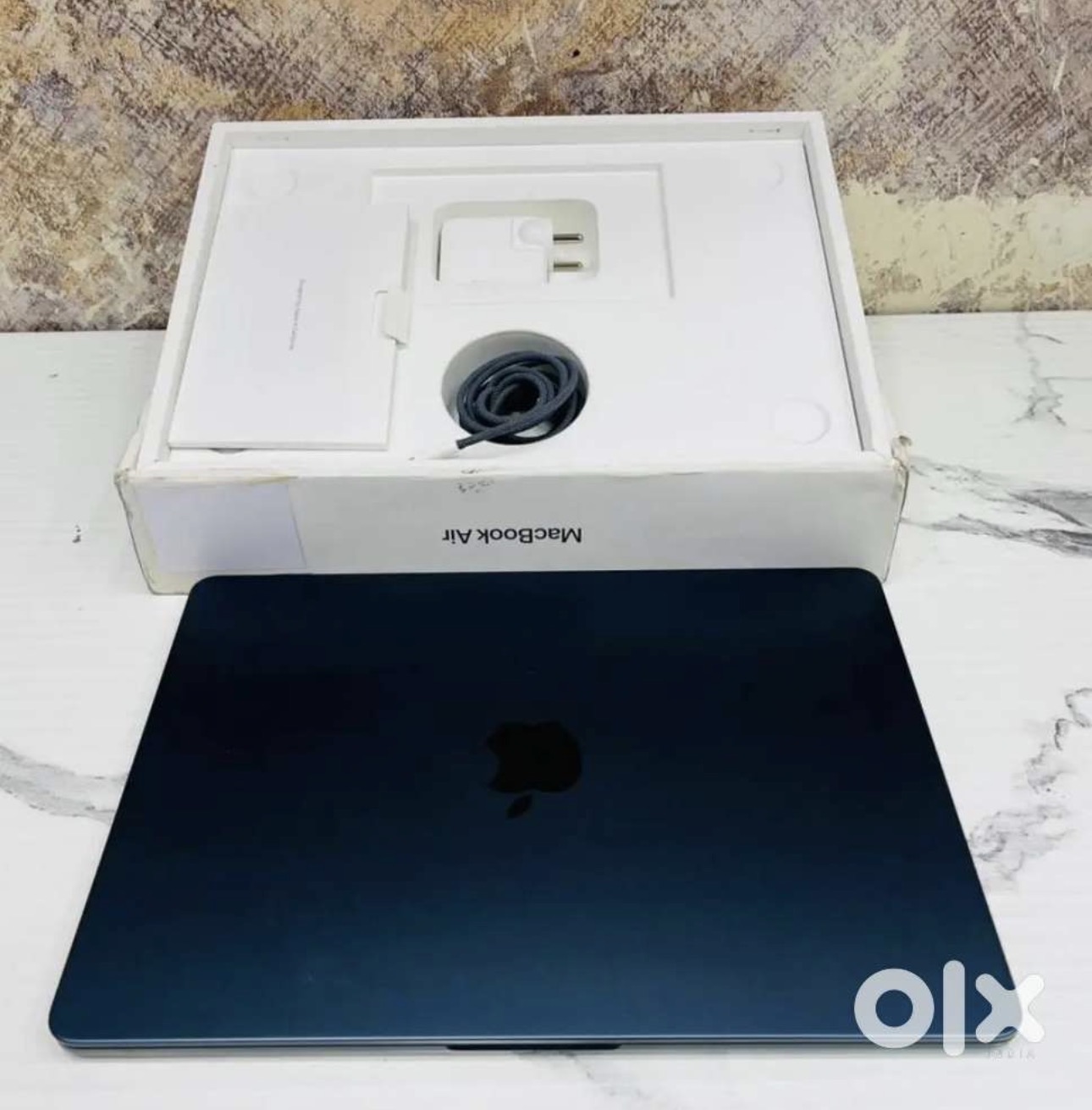 MacBook Air 13.3" M3 (2024) gallery thumbnail 2