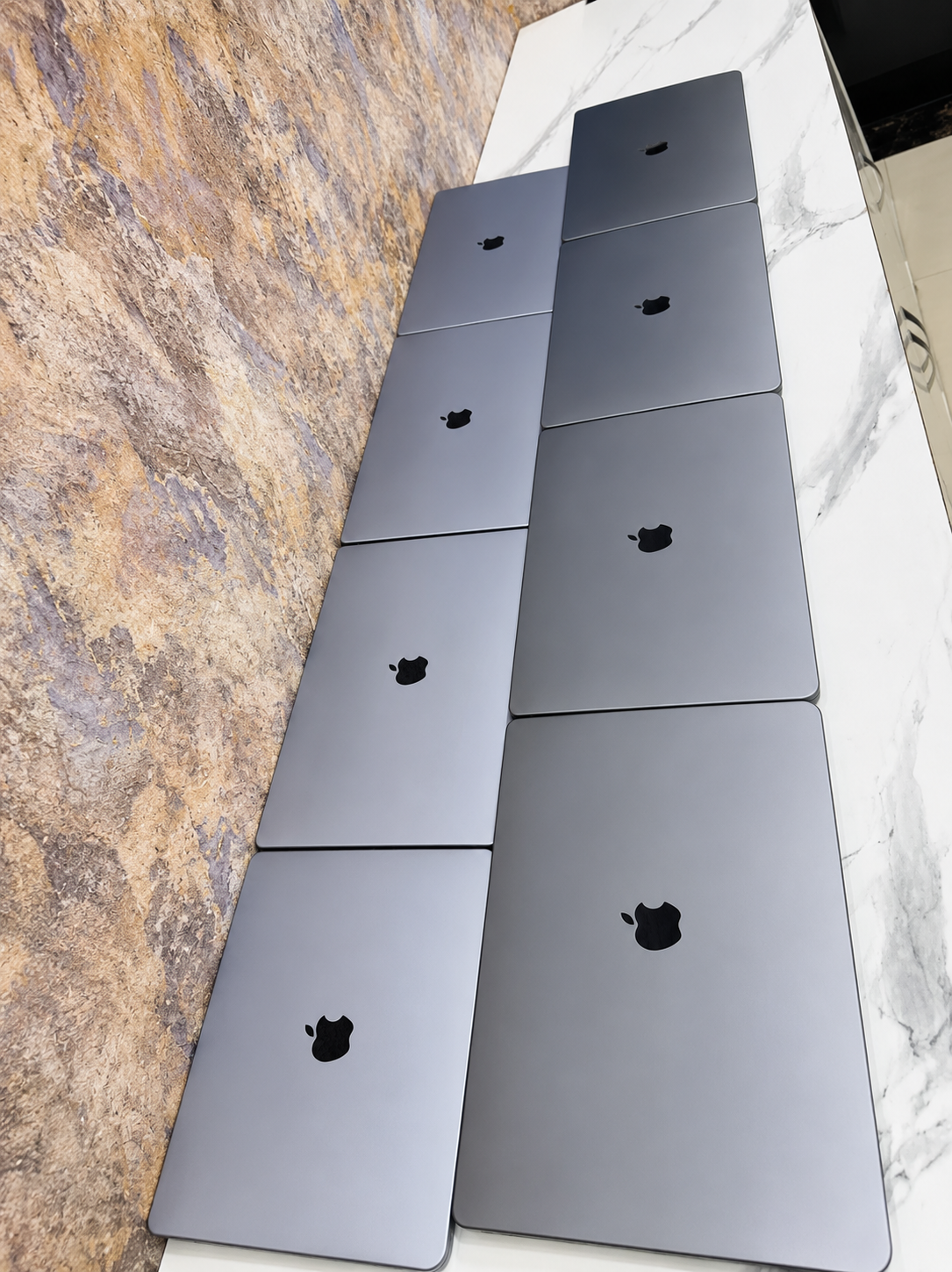 MacBook Pro 16.2" M1 Pro (2021) gallery thumbnail 2