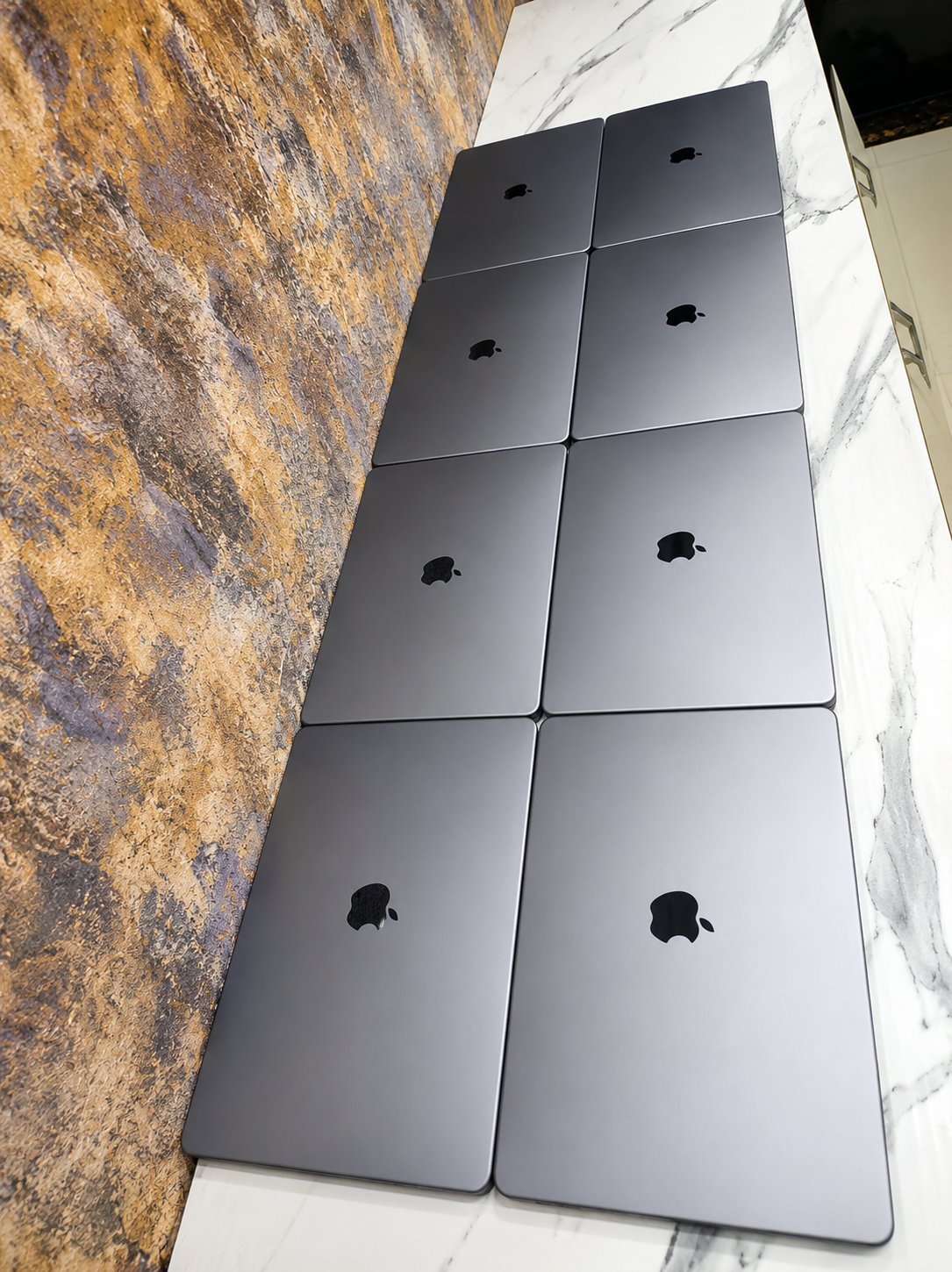 MacBook Pro 16.2" M1 Pro (2021) gallery thumbnail 3