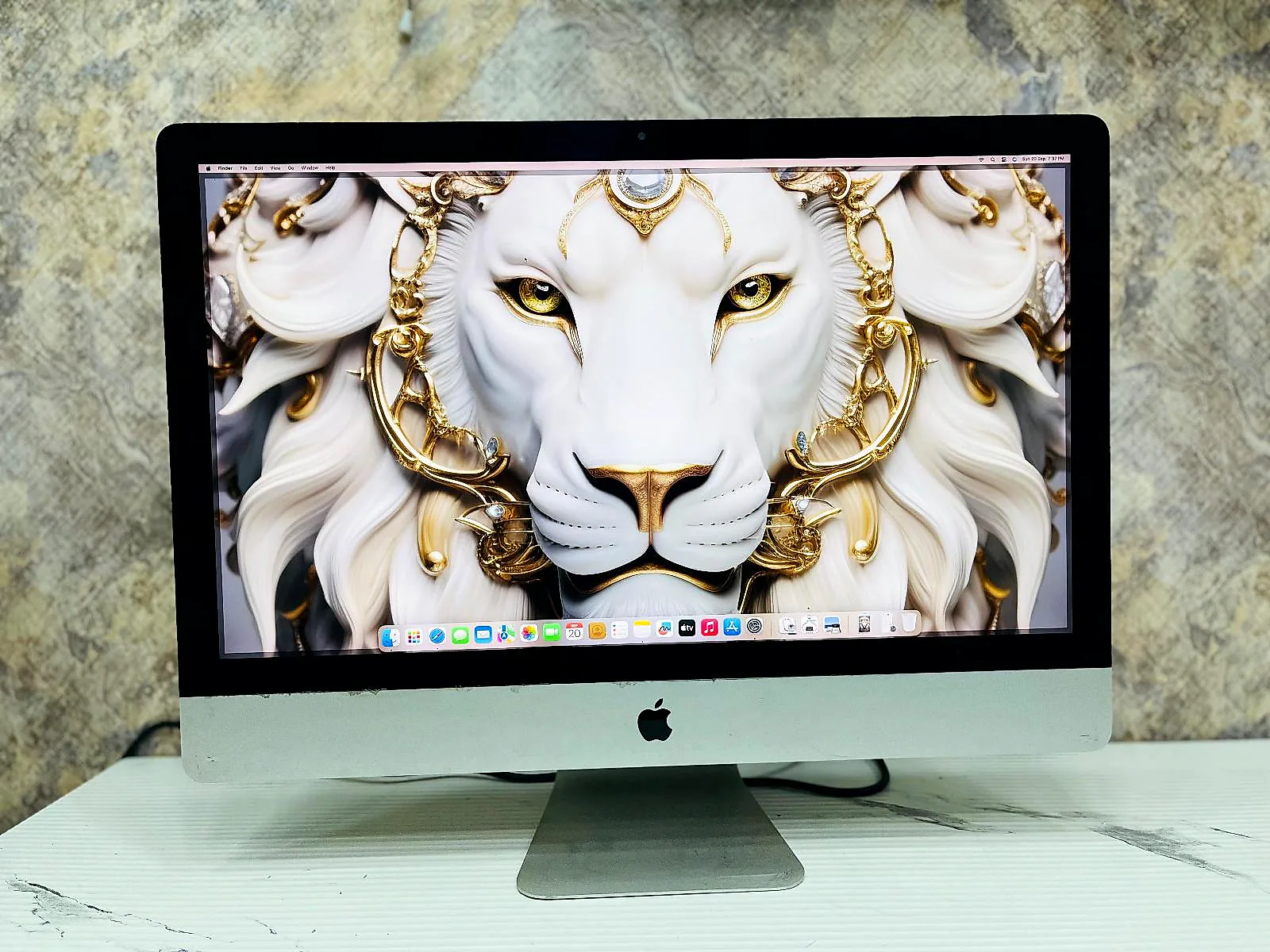 iMac 27" Intel Core i5 (2019) gallery thumbnail 6