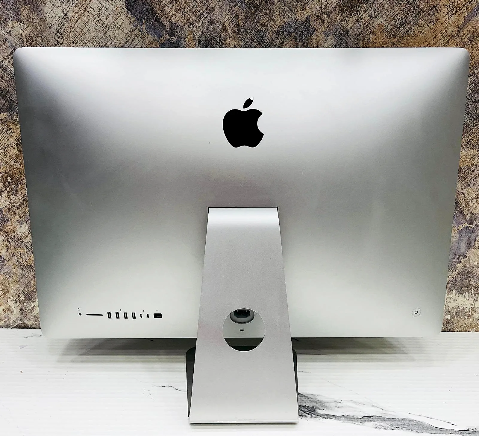iMac 27" Intel Core i5 (2019) gallery thumbnail 5