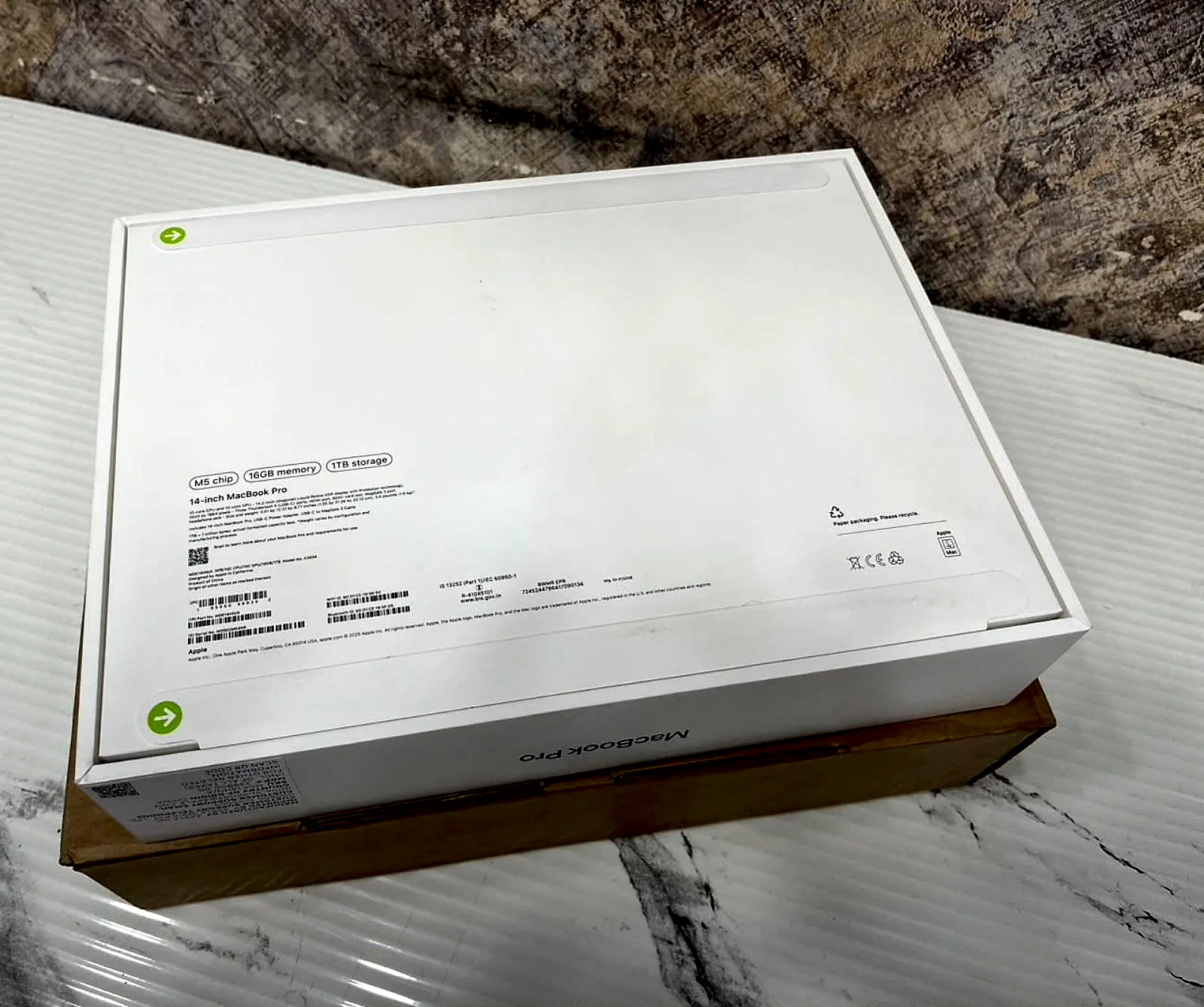 MacBook Pro 14.2" M5 (2025) gallery thumbnail 2