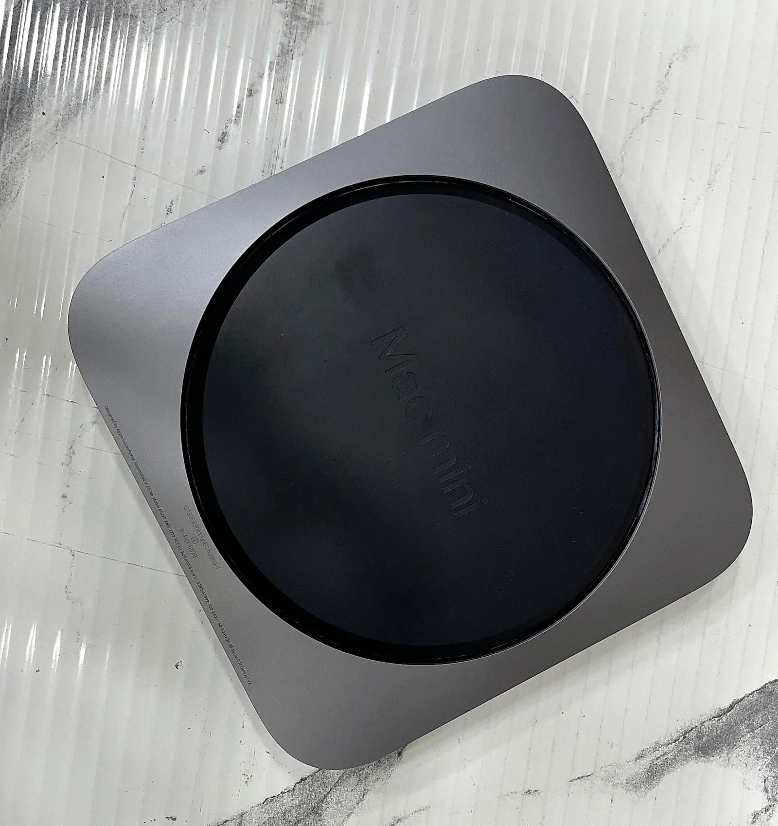Apple Mac Mini Intel Core i7 (2018) 16GB / 128GB SSD Space Gray gallery thumbnail 2