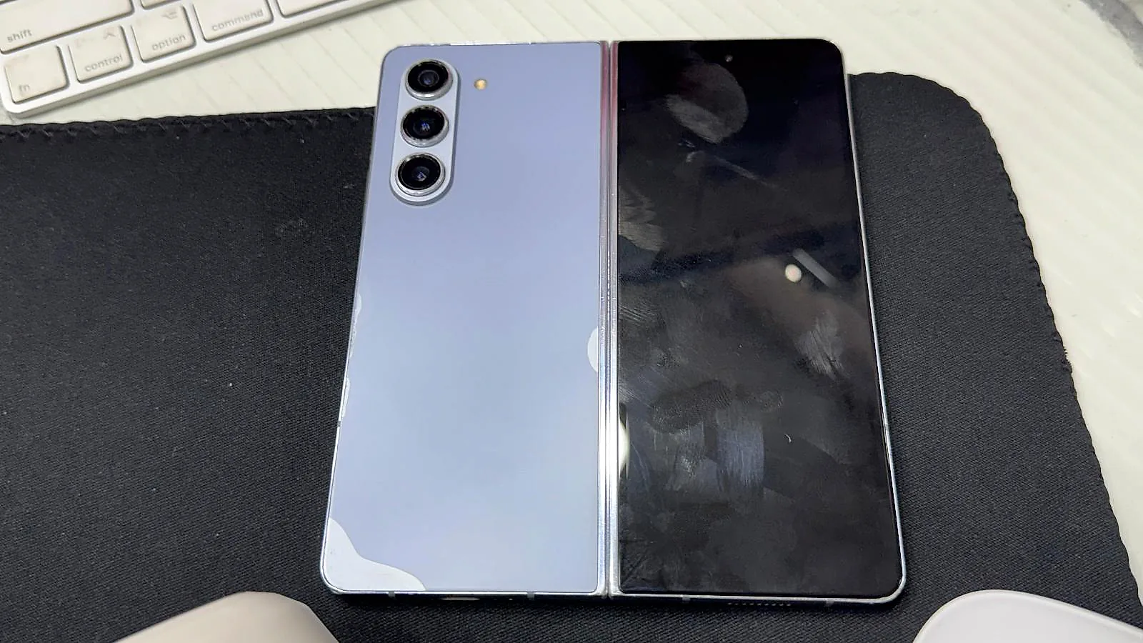 Samsung Galaxy Z Fold5 5G (Blue) gallery thumbnail 3