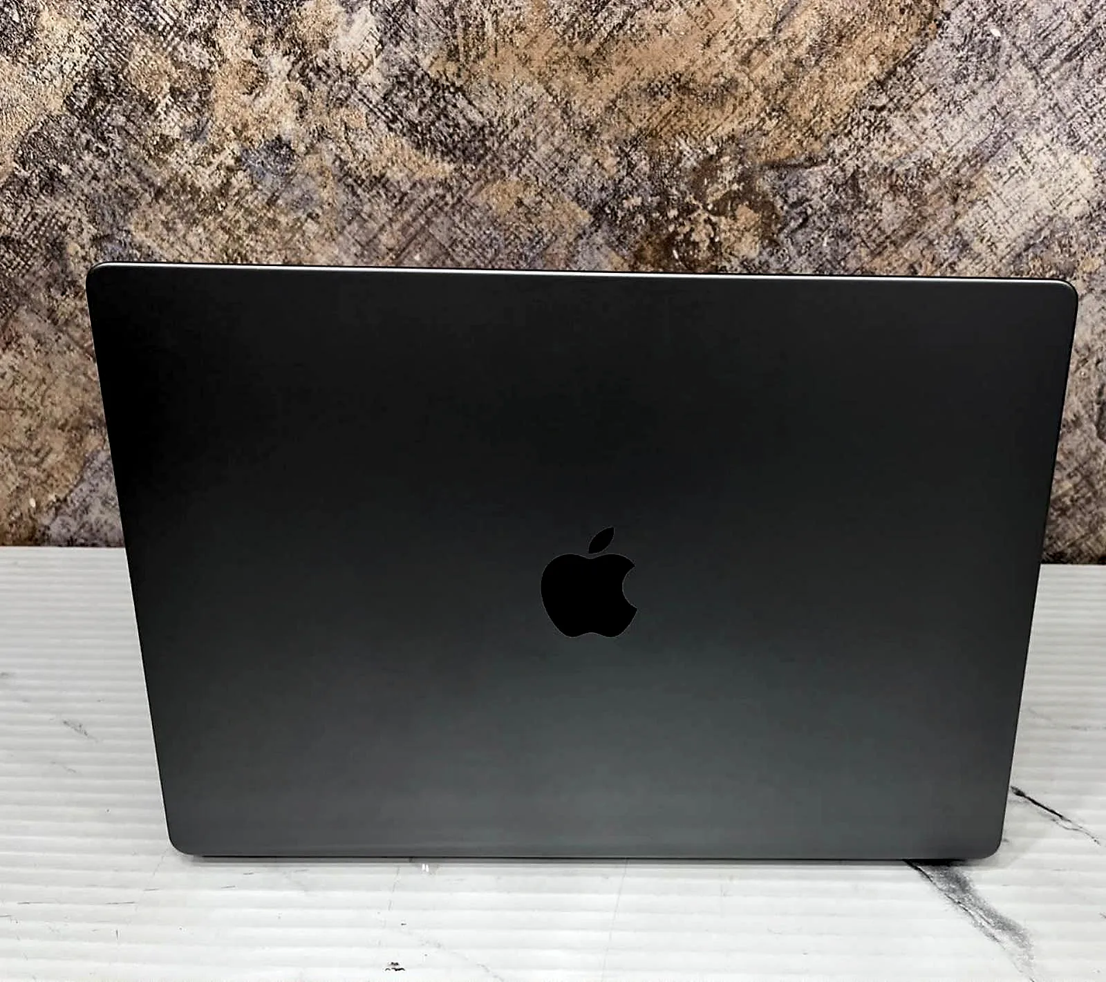 MacBook Pro 16.2" M1 Pro (2021) 16GB / 512GB SSD gallery thumbnail 4