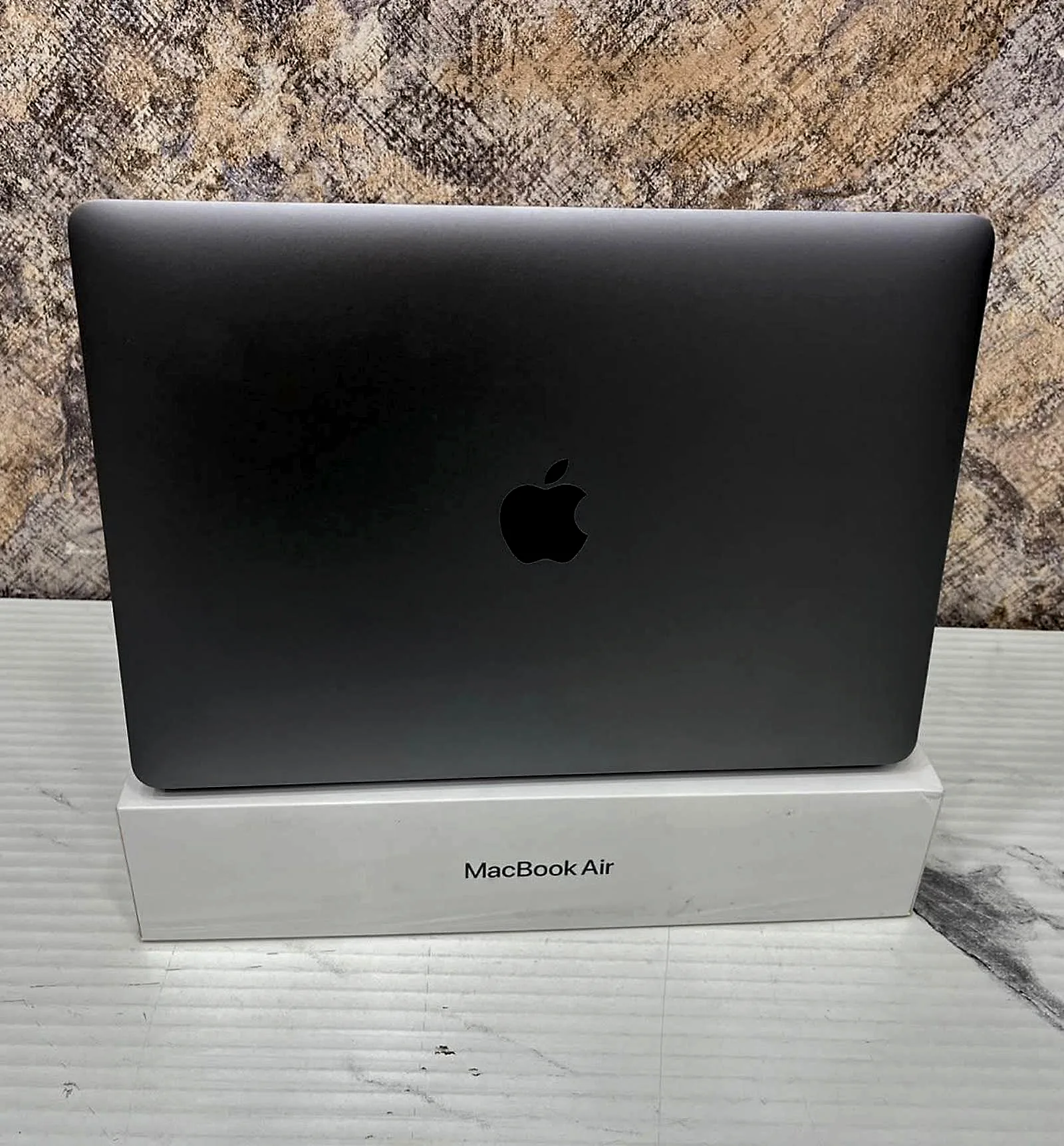 MacBook Air 13.3" M1 (2020) 8GB / 256GB SSD Space Gray gallery thumbnail 4