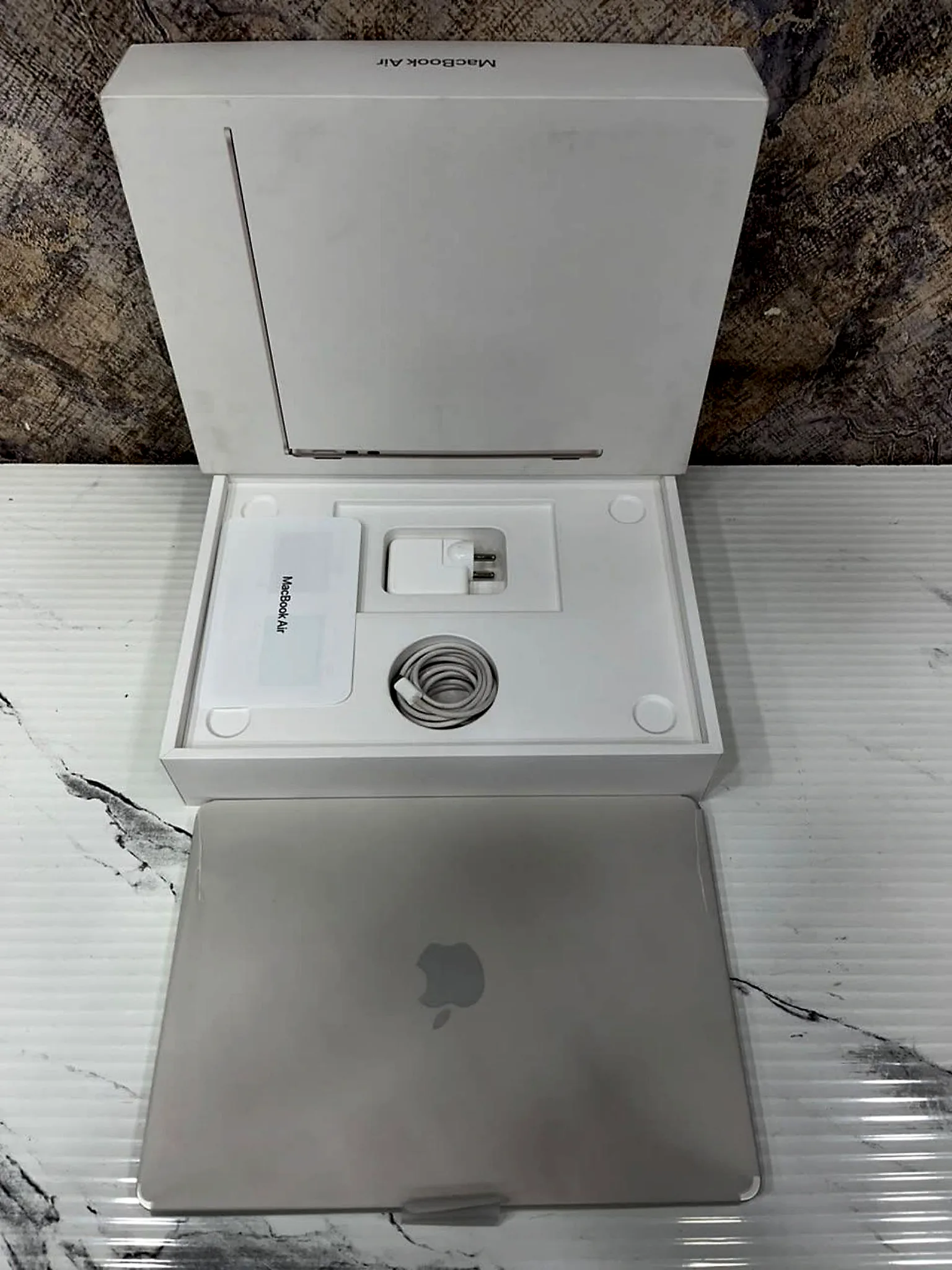 MacBook Air 13.6" M2 (2022) 16GB / 256GB SSD Starlight gallery thumbnail 5