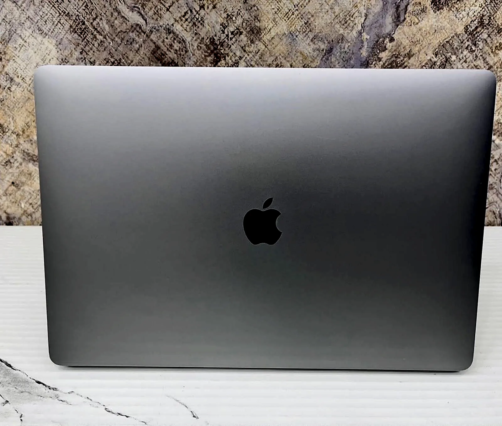 MacBook Pro 16" Intel Core i9 (2020) 16GB / 1TB SSD gallery thumbnail 3