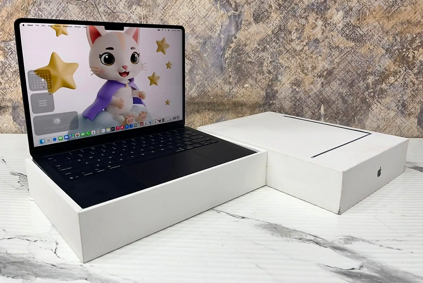 MacBook Air 13.6" Apple M4 (2025) 16GB / 256GB SSD (Midnight) gallery thumbnail 2