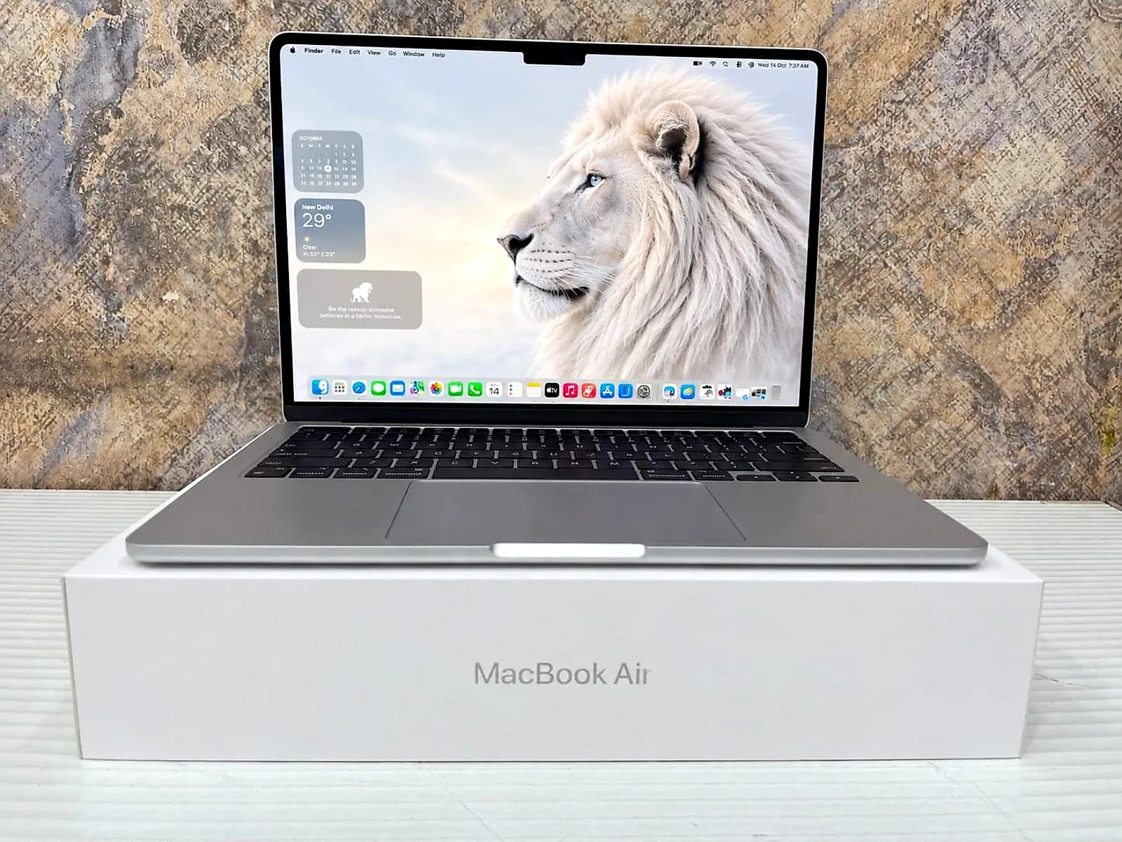 MacBook Air 13.6" M2 (2022) 16GB / 256GB SSD Silver gallery thumbnail 3