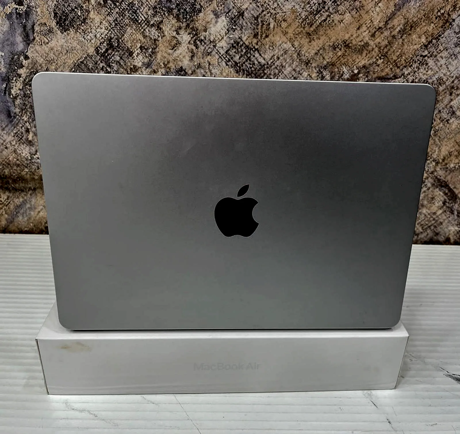 MacBook Air 13.6" M2 (2022) 16GB / 256GB SSD Silver gallery thumbnail 5