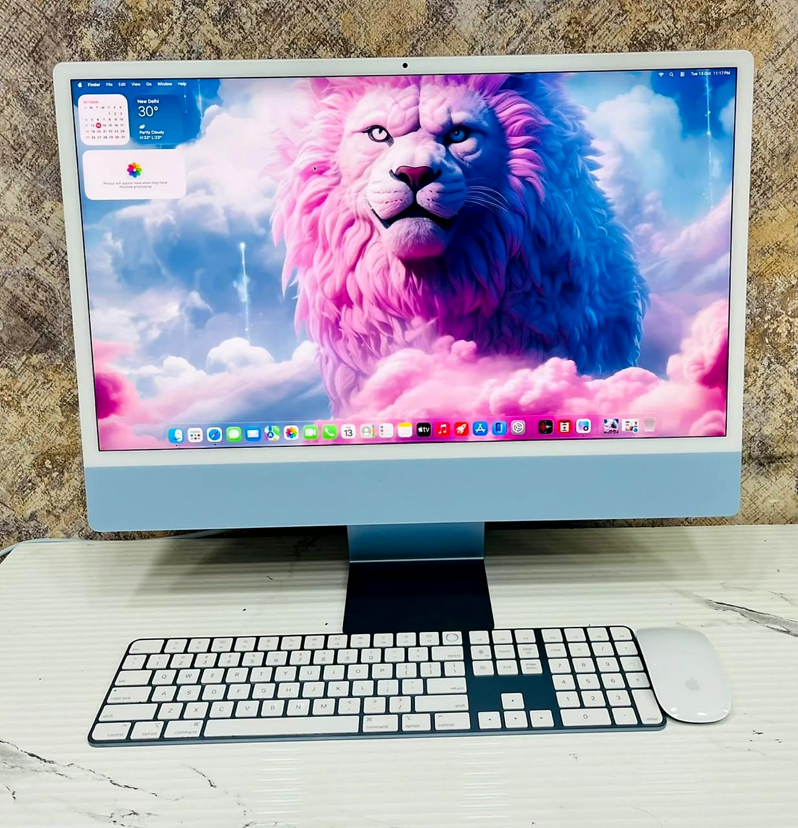 iMac 24" M1 (2021) 16GB / 256GB SSD (Sky Blue) gallery thumbnail 2