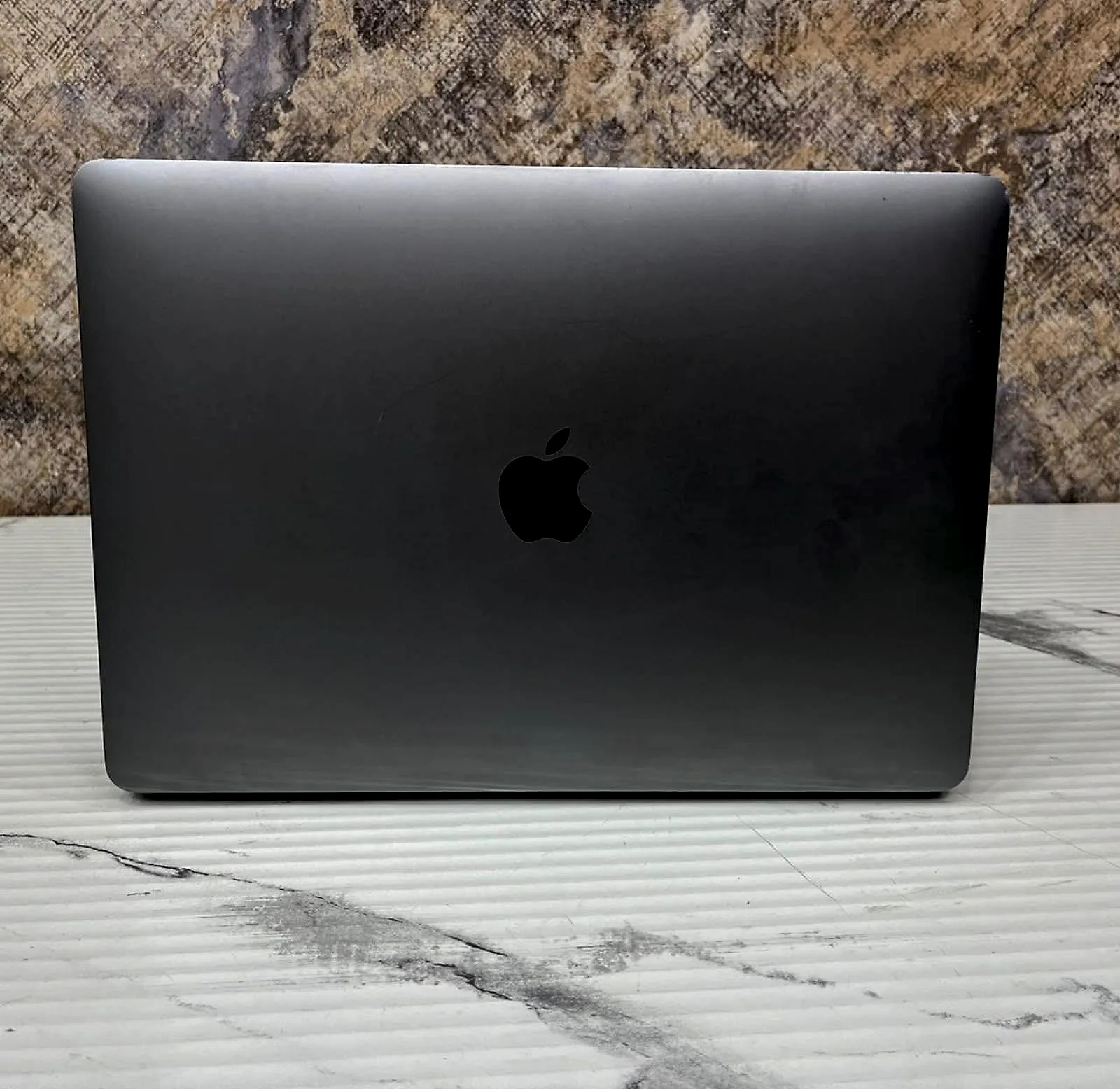 MacBook Pro 13.3" M2 (2022) 8GB / 256GB SSD Space Gray gallery thumbnail 2