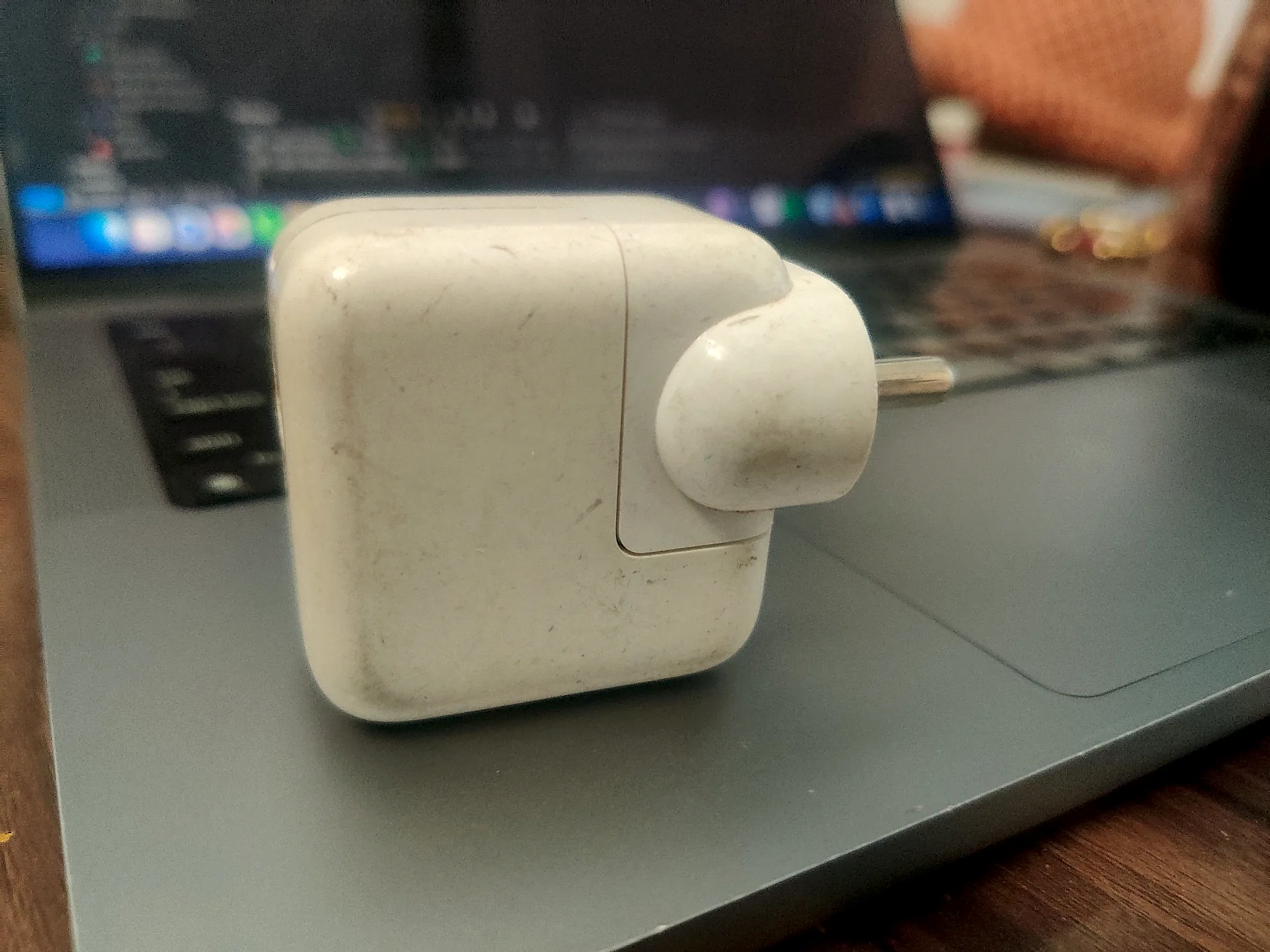Apple 12W USB Power Adapter (USB-A) gallery thumbnail 3