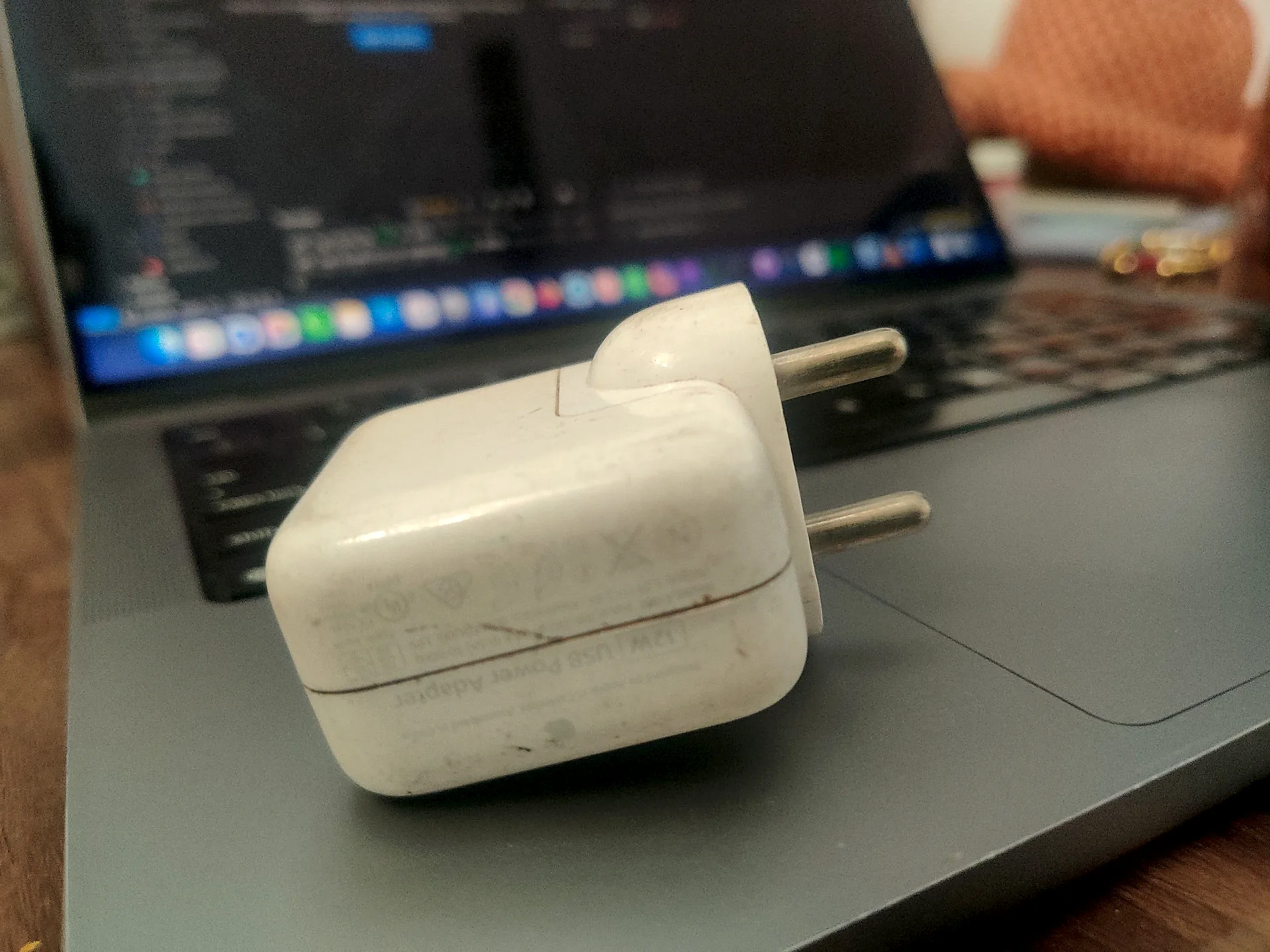 Apple 12W USB Power Adapter (USB-A) gallery thumbnail 2