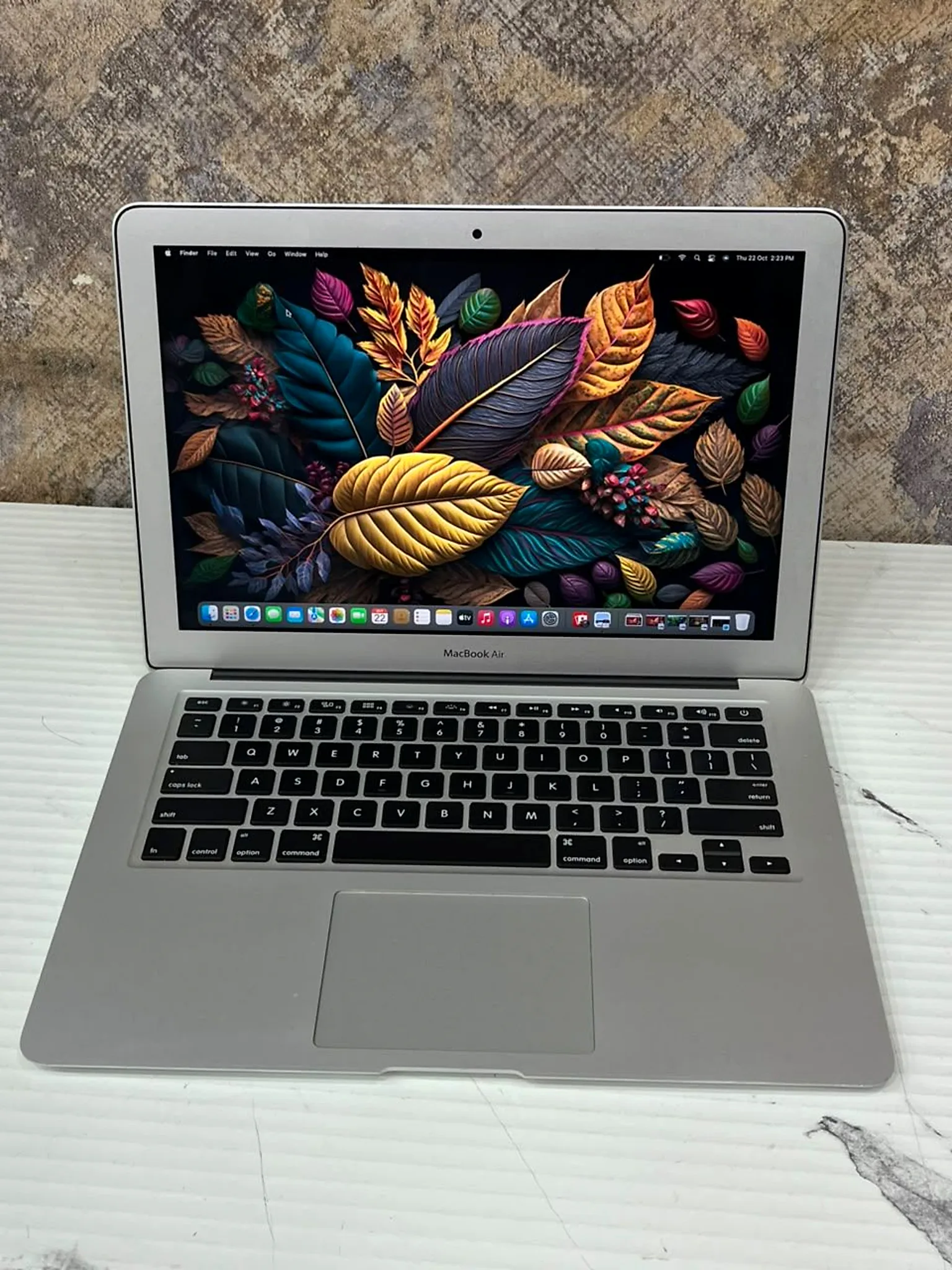 MacBook Air 13.3" Intel Core i5 (2017) 8GB / 128GB SSD gallery thumbnail 5