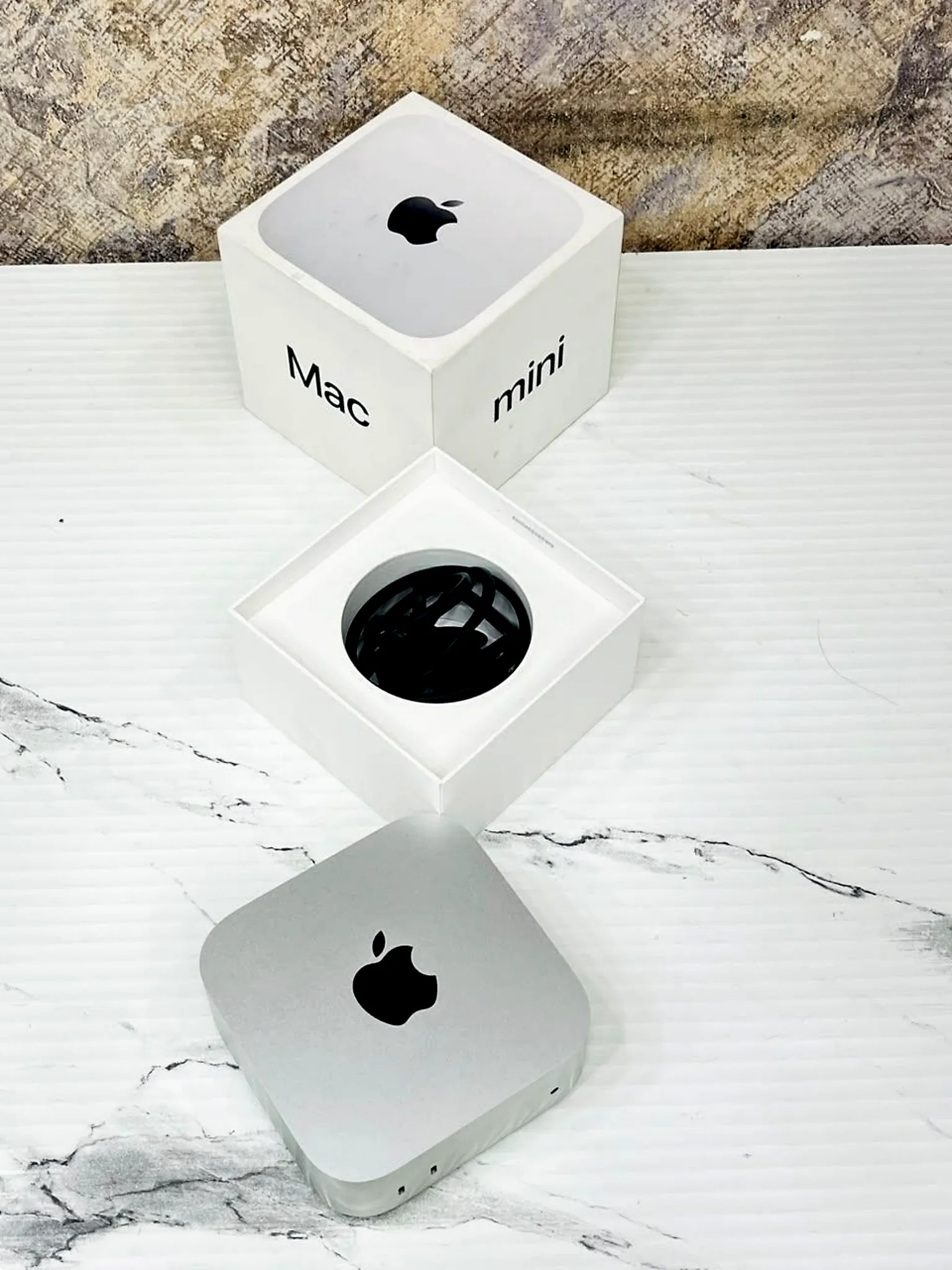 Apple Mac mini M4 (2024) 16GB / 256GB SSD gallery thumbnail 2