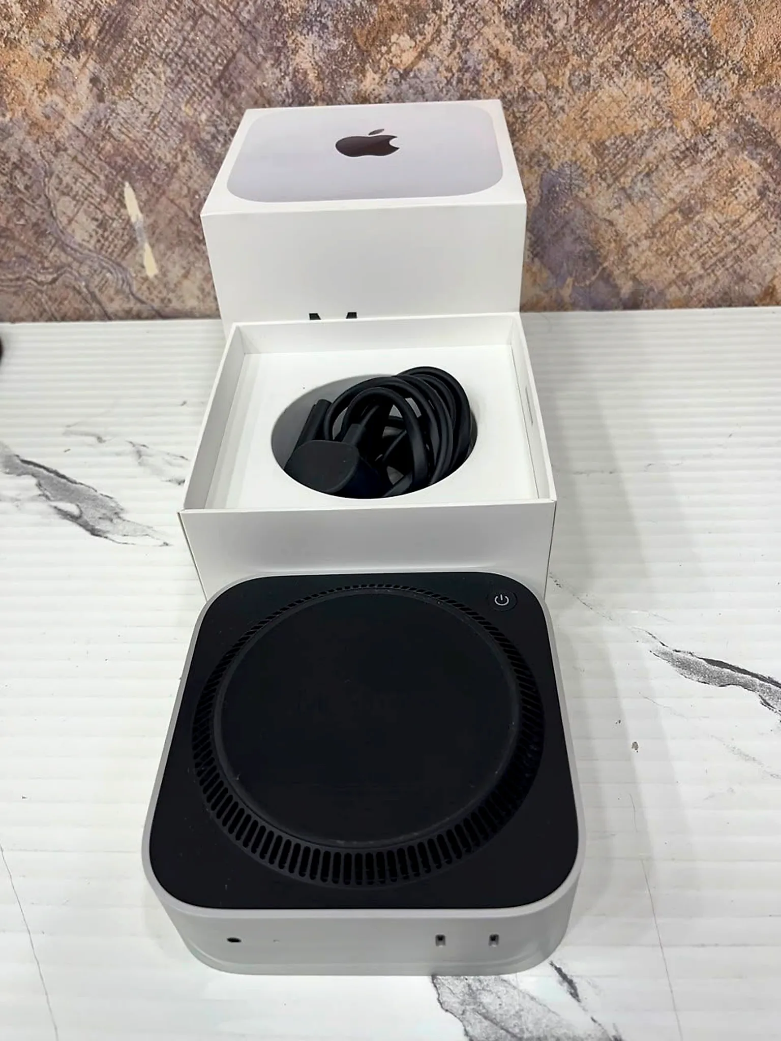 Apple Mac mini M4 (2024) 16GB / 256GB SSD gallery thumbnail 2