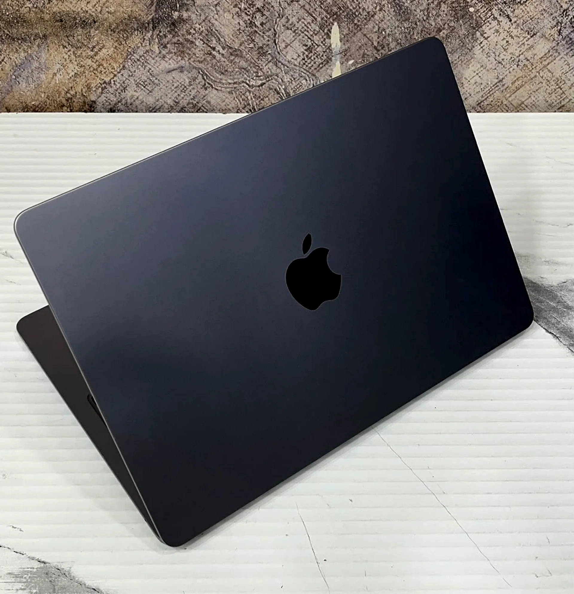 MacBook Air 13.6" M2 (2022) 16GB / 256GB SSD Space Gray gallery thumbnail 4