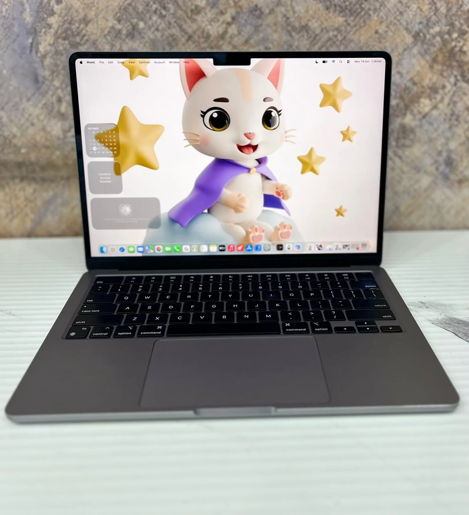 MacBook Air 13.6" M2 (2022) 16GB / 256GB SSD Space Gray gallery thumbnail 2