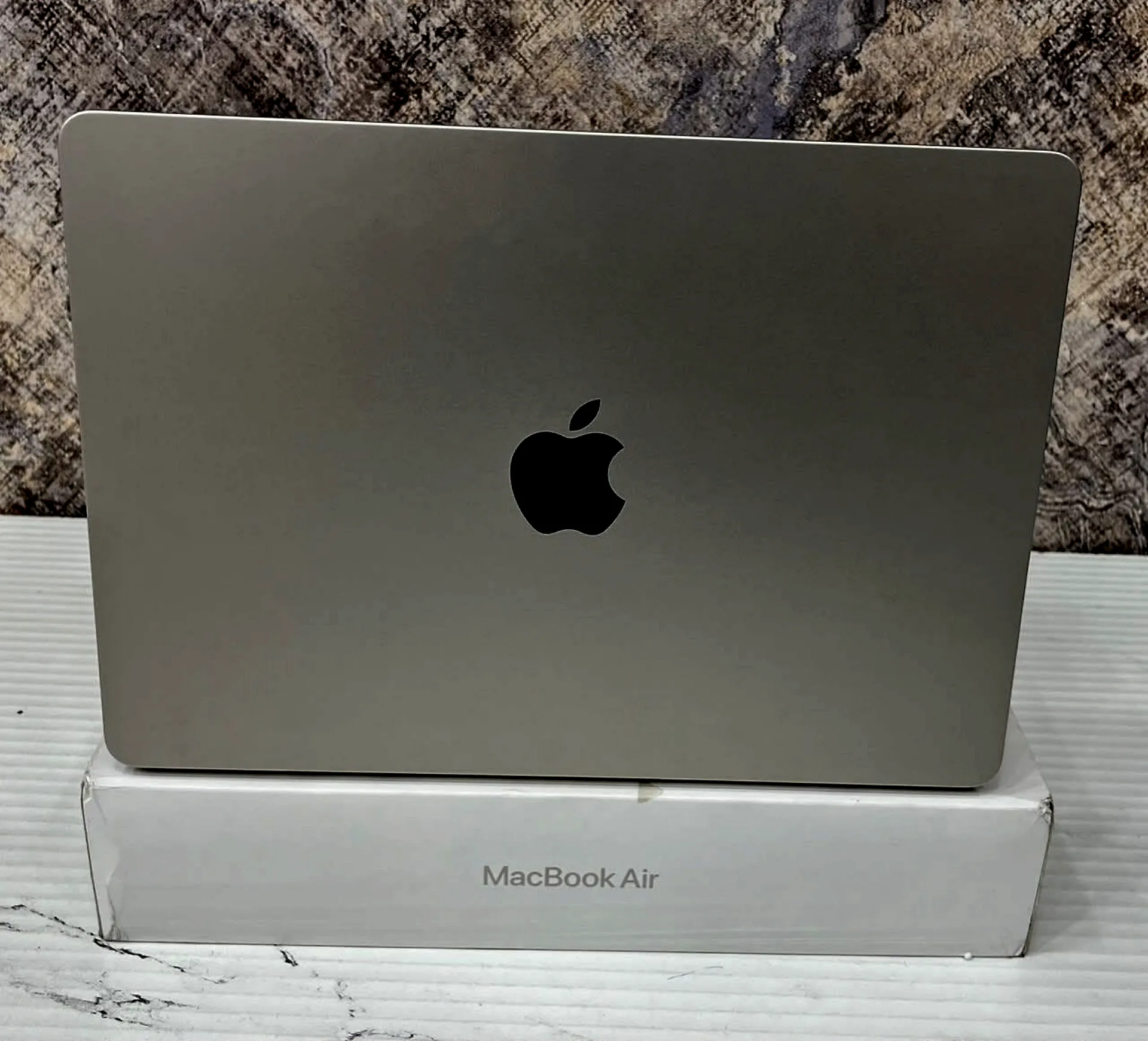 MacBook Air 13.6" M4 (2025) 16GB / 256GB SSD gallery thumbnail 3
