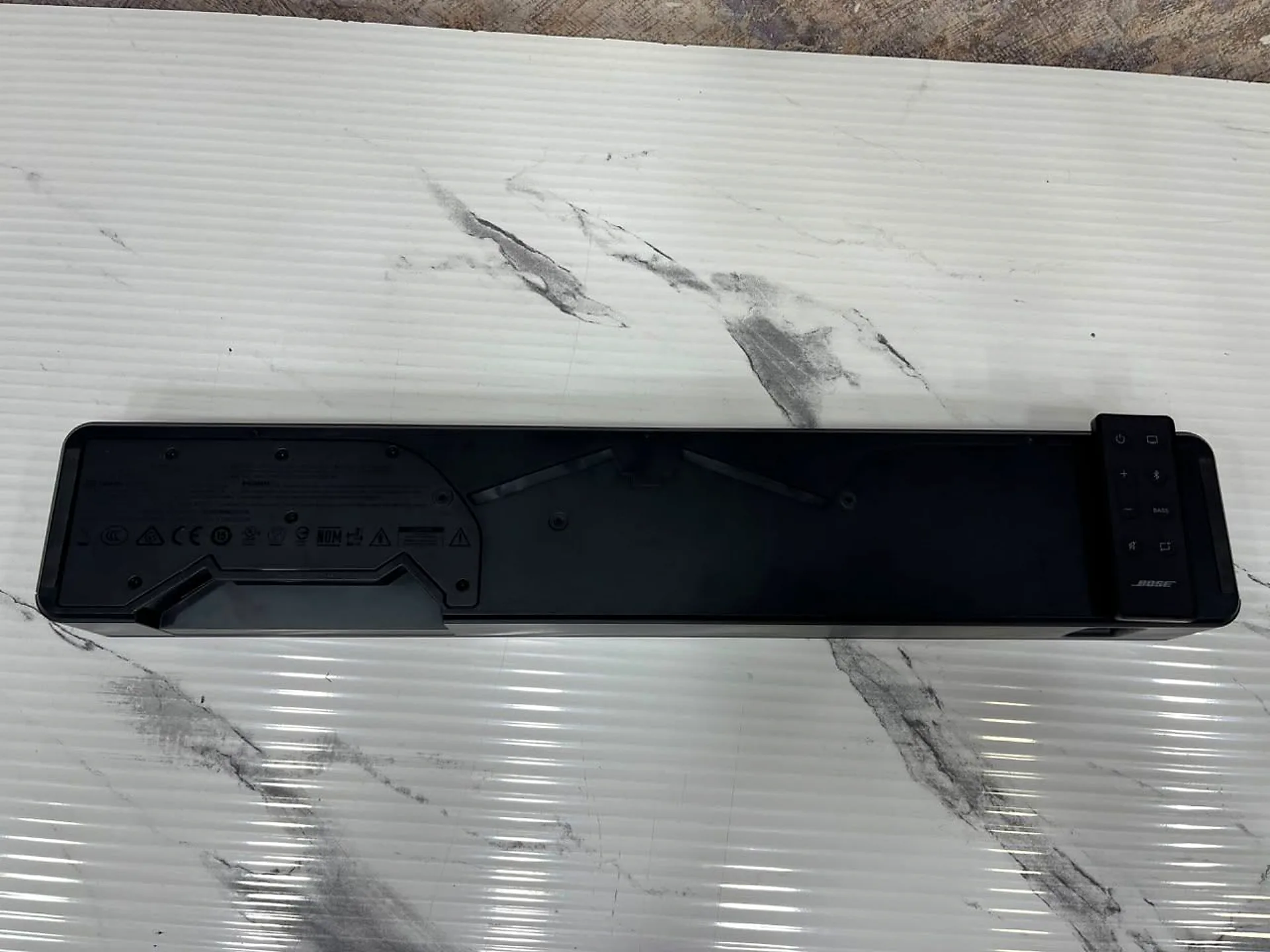 Bose Soundbar / TV Speaker with Original Remote gallery thumbnail 7