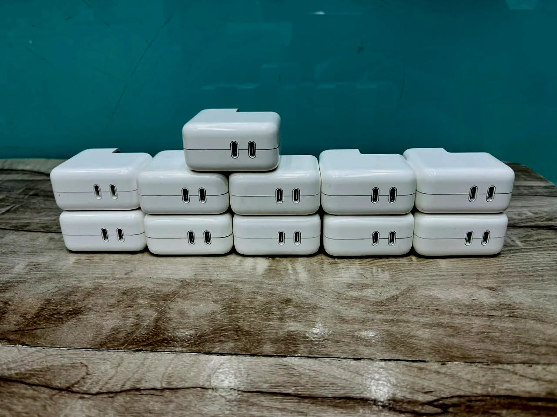 Apple 35W Dual USB-C Port Power Adapter Original gallery thumbnail 5