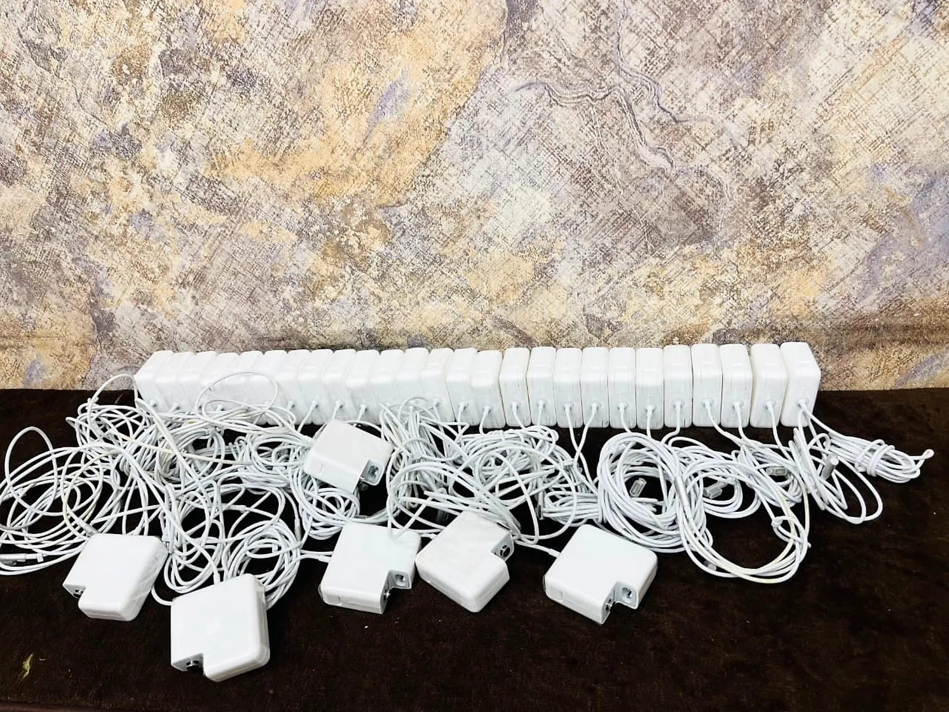 Apple 60W L-Type Power Adapter (A1278) gallery thumbnail 5