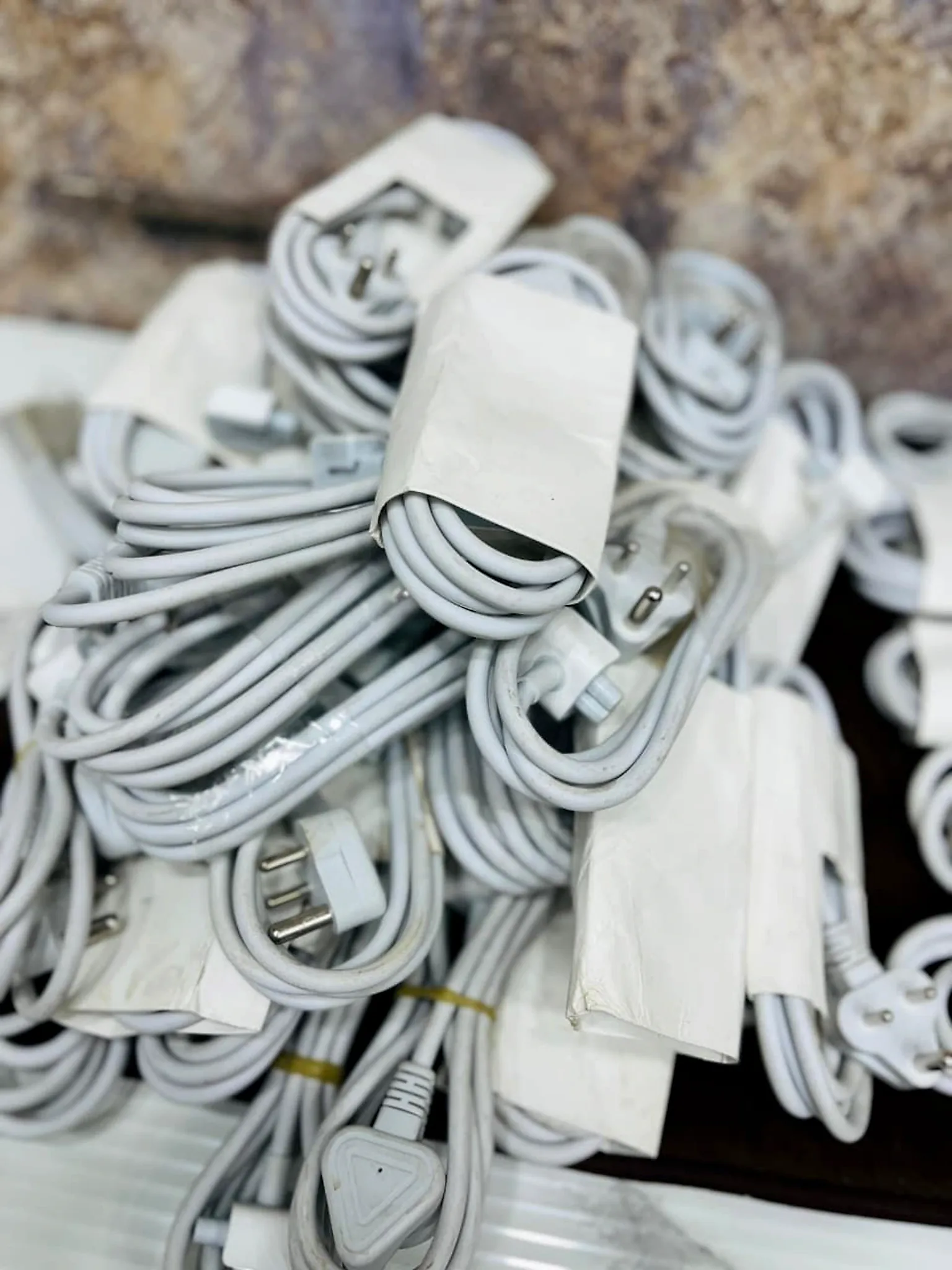 Apple 60W T-Type Power Adapter (A1398 / A1502) gallery thumbnail 2