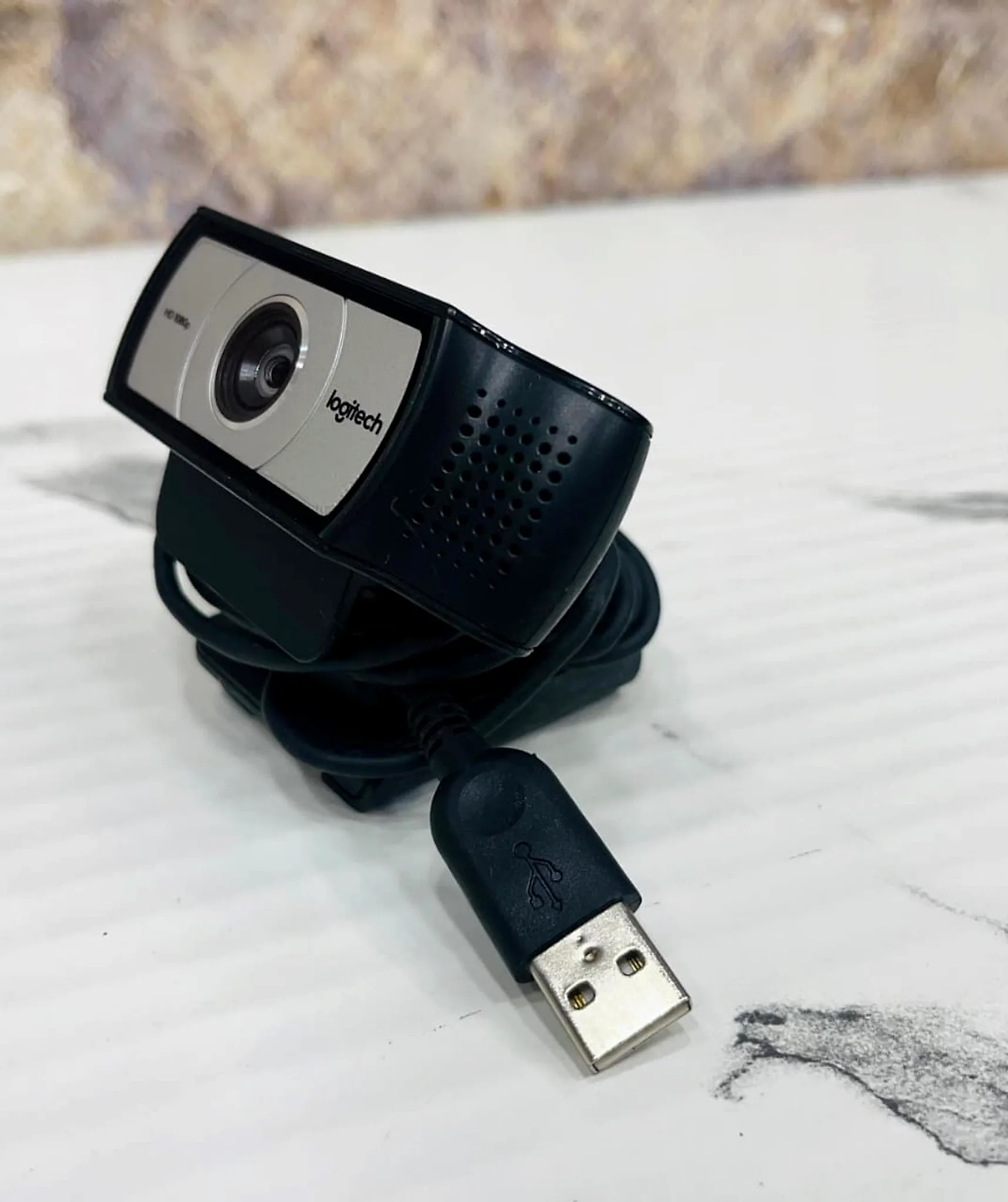 Logitech C930-E Full HD Business Webcam gallery thumbnail 2