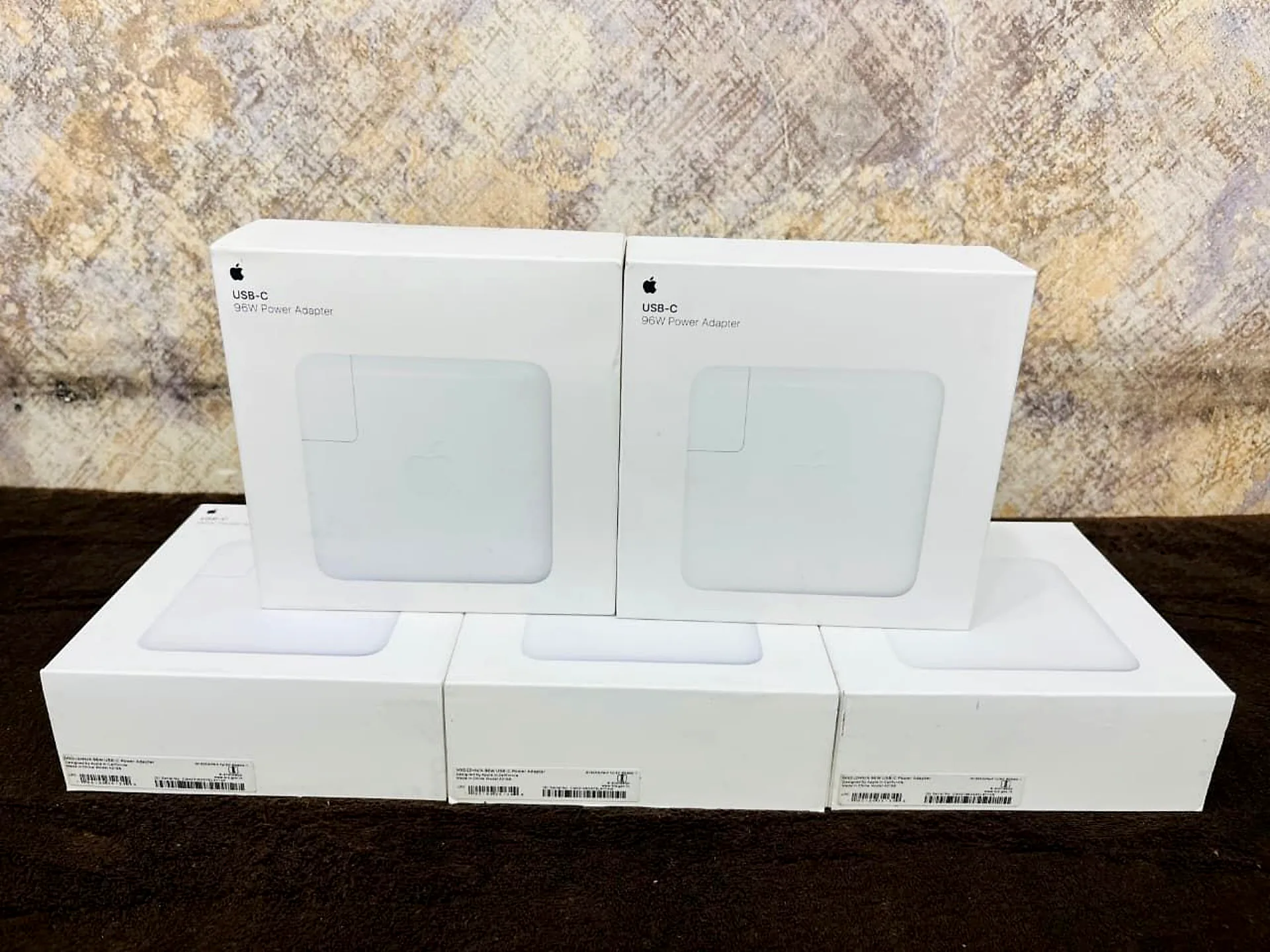 Apple 96W USB-C Power Adapter (A2141) gallery thumbnail 4