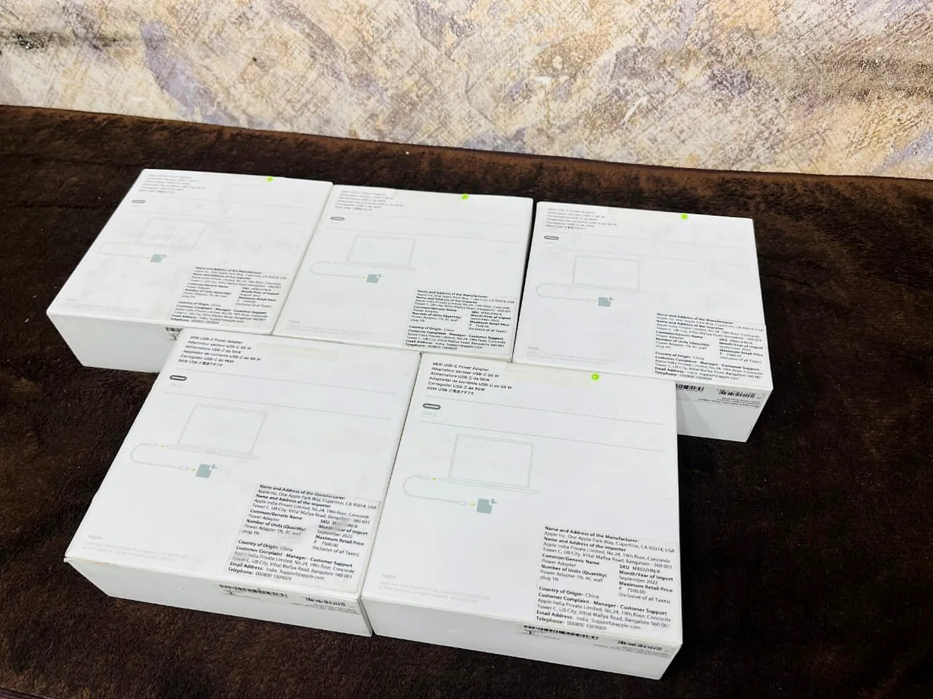 Apple 96W USB-C Power Adapter (A2141) gallery thumbnail 3
