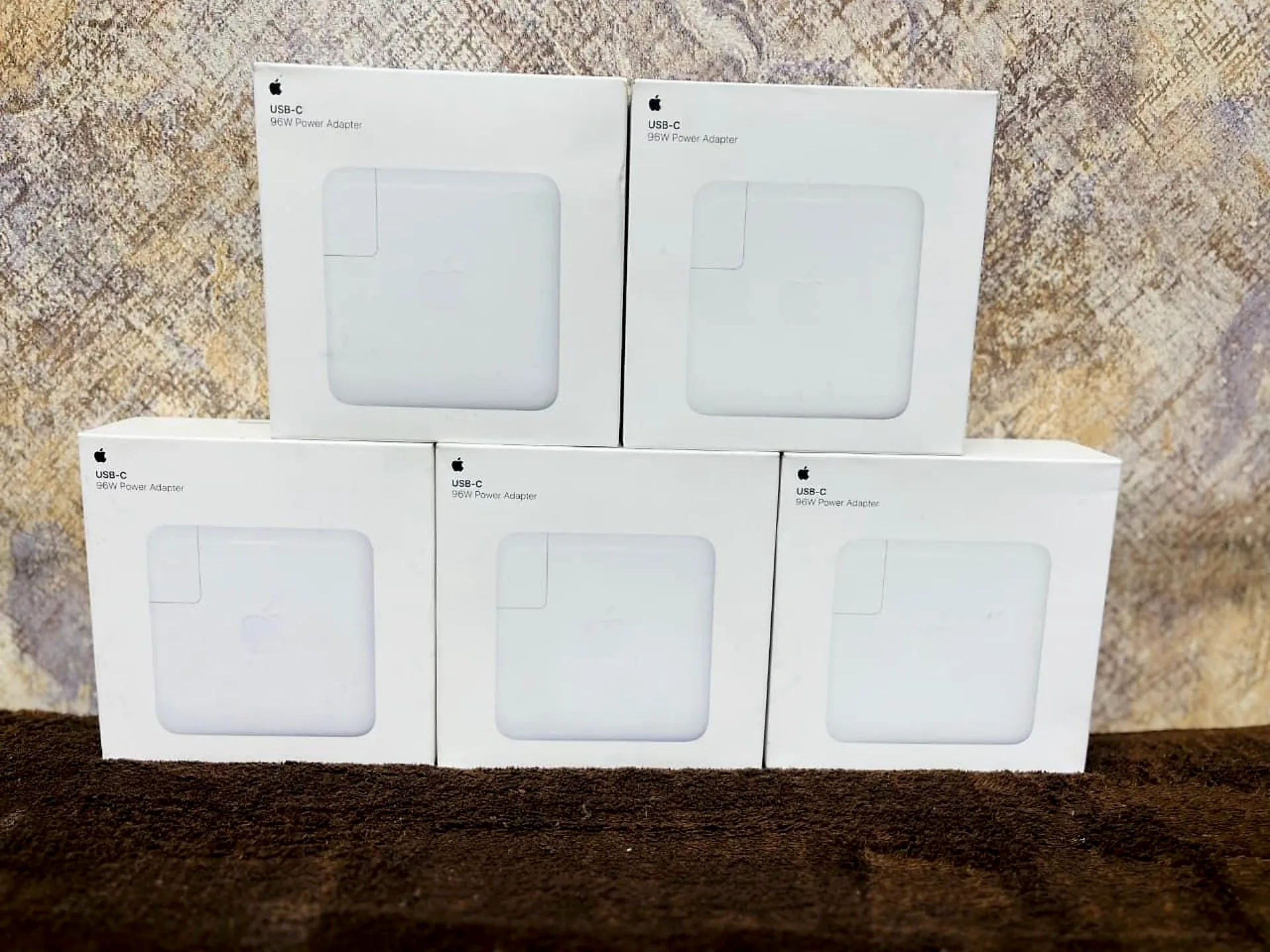 Apple 96W USB-C Power Adapter (A2141) gallery thumbnail 5