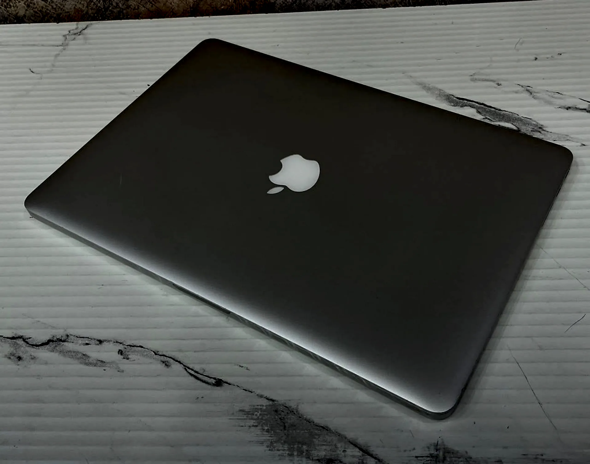Apple Macbook pro 15inch gallery thumbnail 5