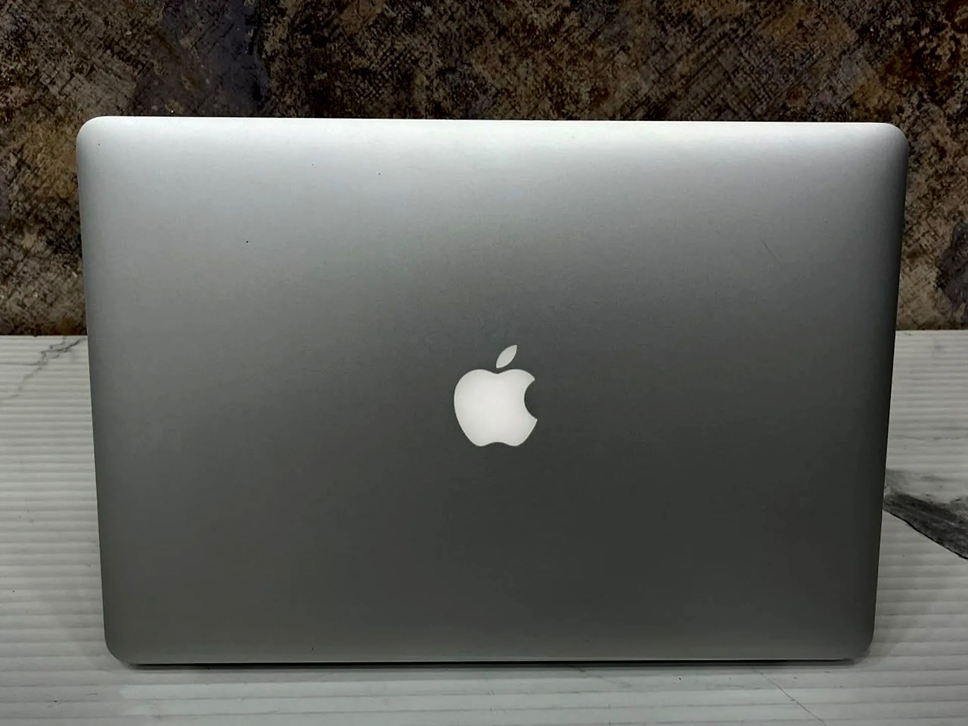 Apple Macbook pro 15inch gallery thumbnail 4