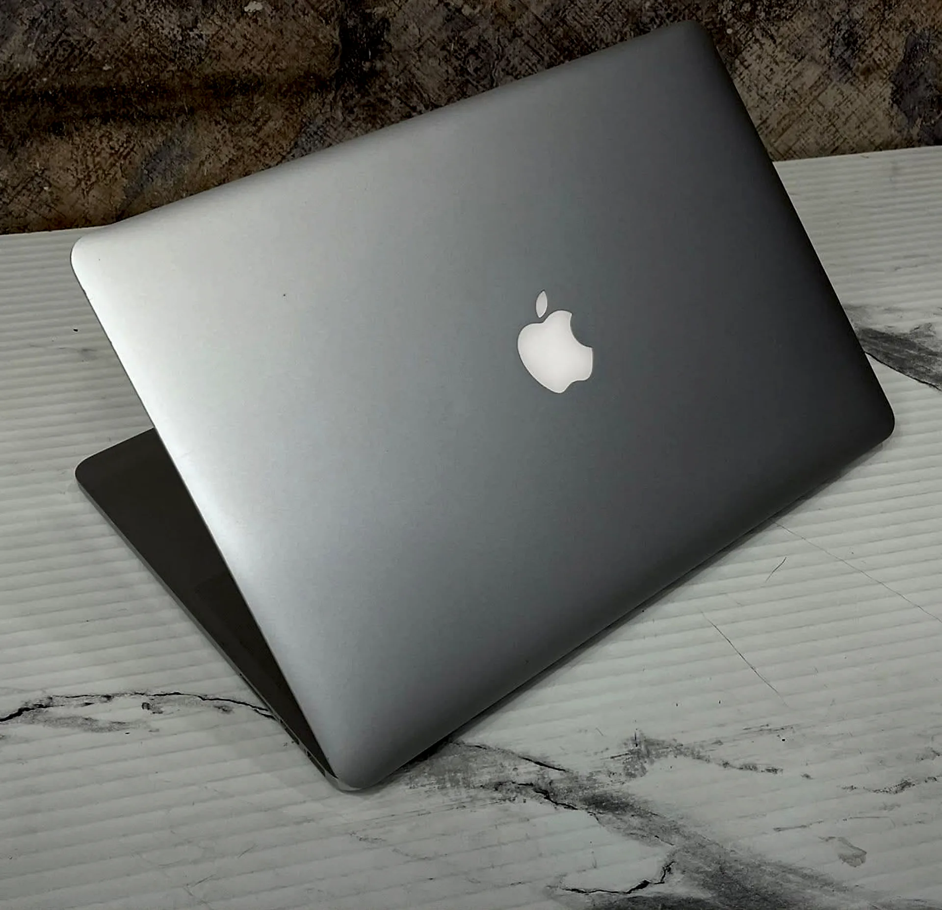 Apple Macbook pro 15inch gallery thumbnail 3