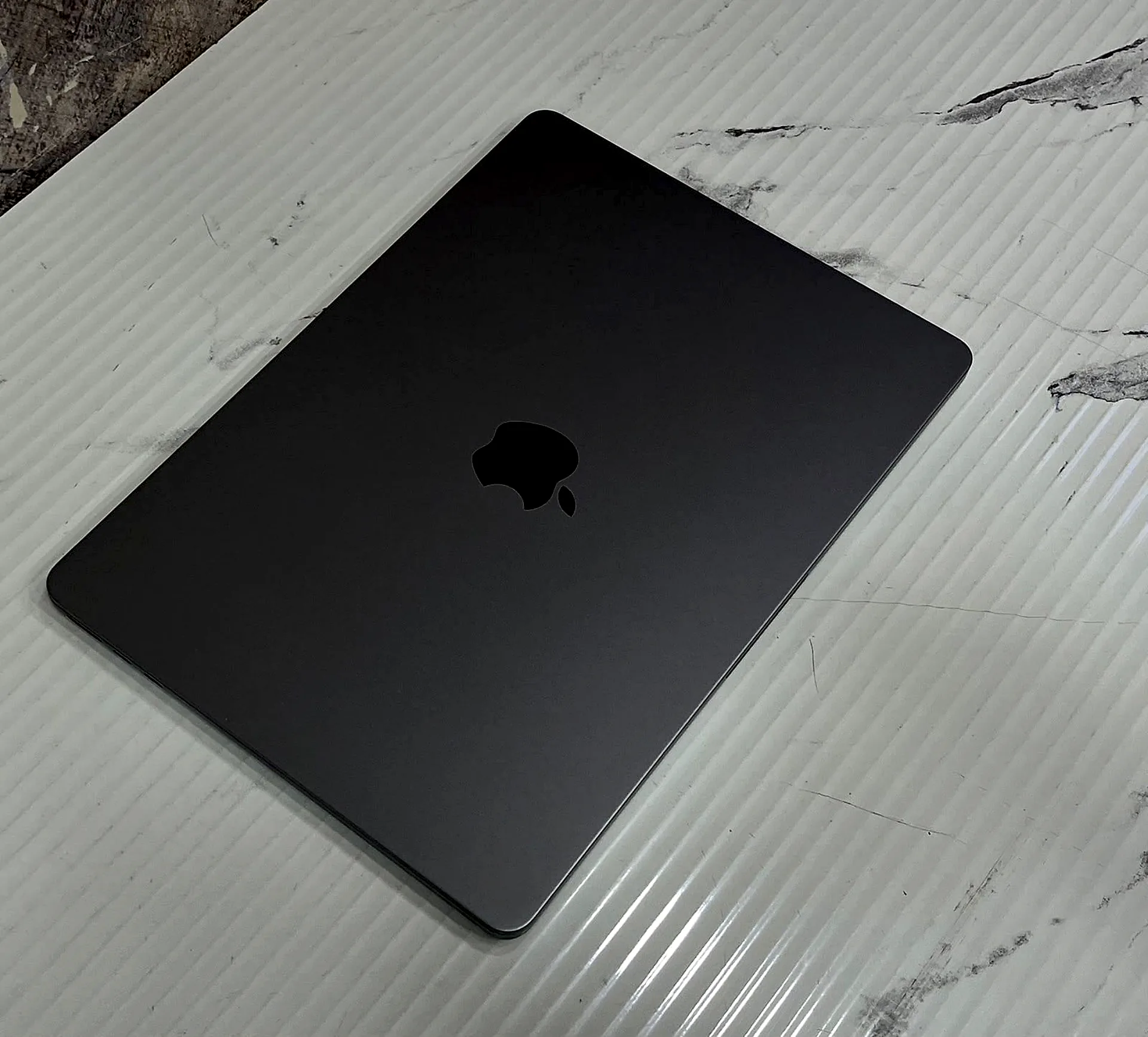 MacBook Air 13.6" M2 (2022) gallery thumbnail 2