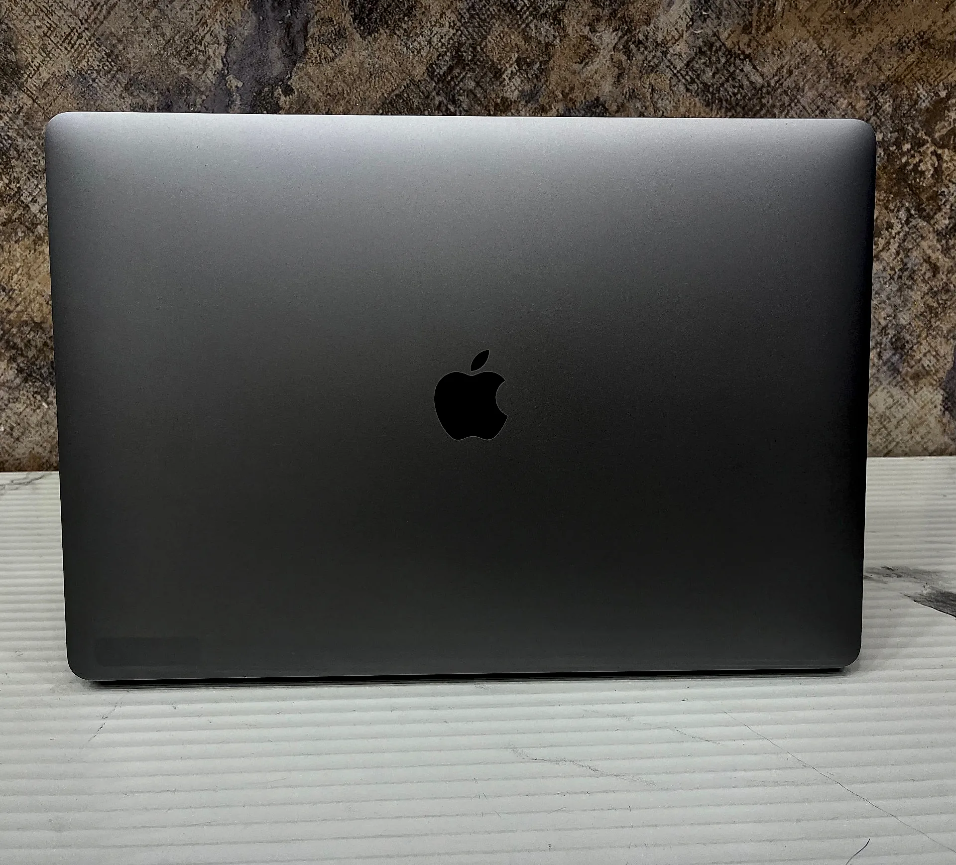 MacBook Pro 15.4" Intel Core i7 (2019) gallery thumbnail 4