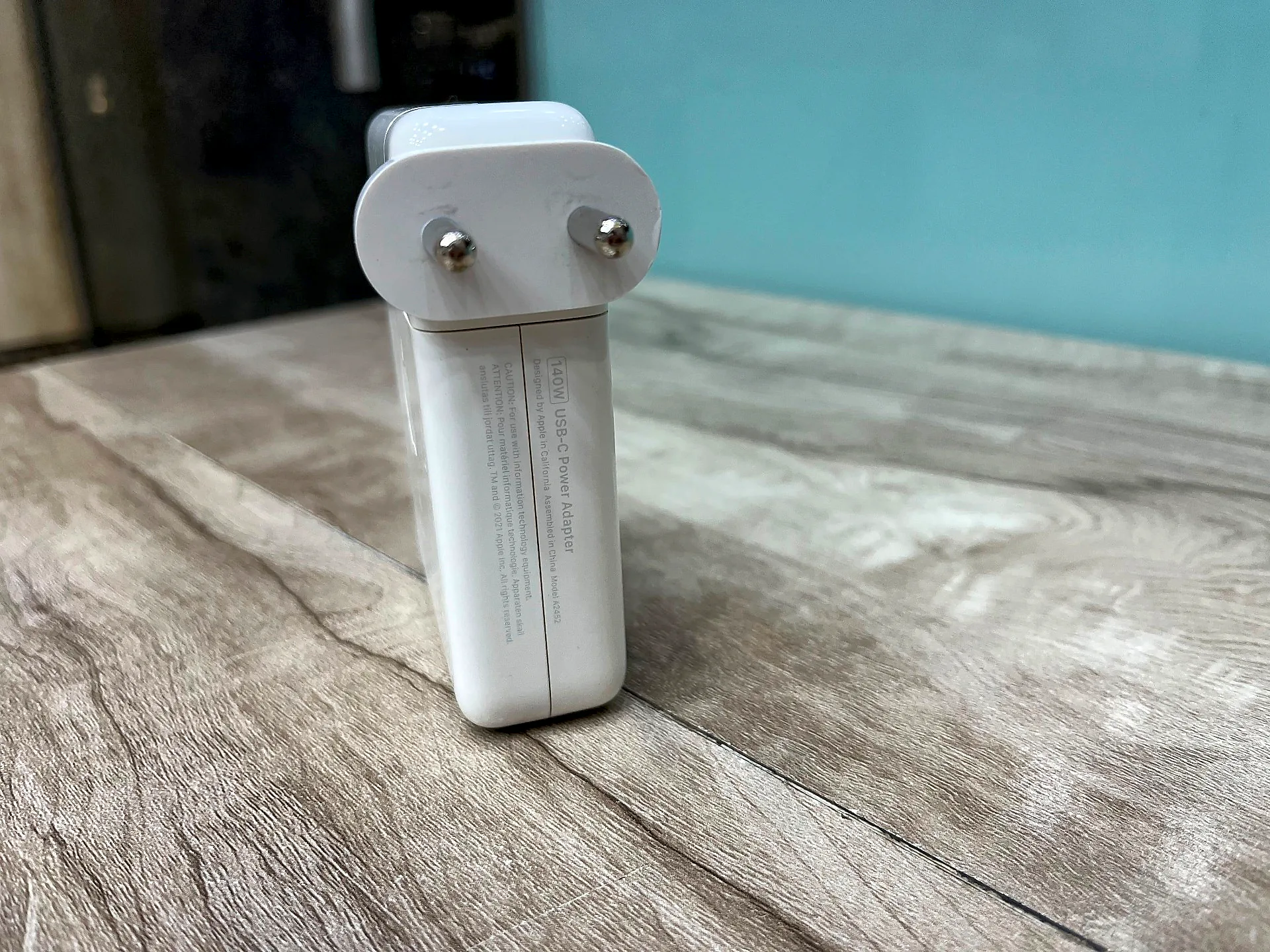 Apple 140W USB-C Power Adapter [MacBook Pro & MacBook Air] gallery thumbnail 4