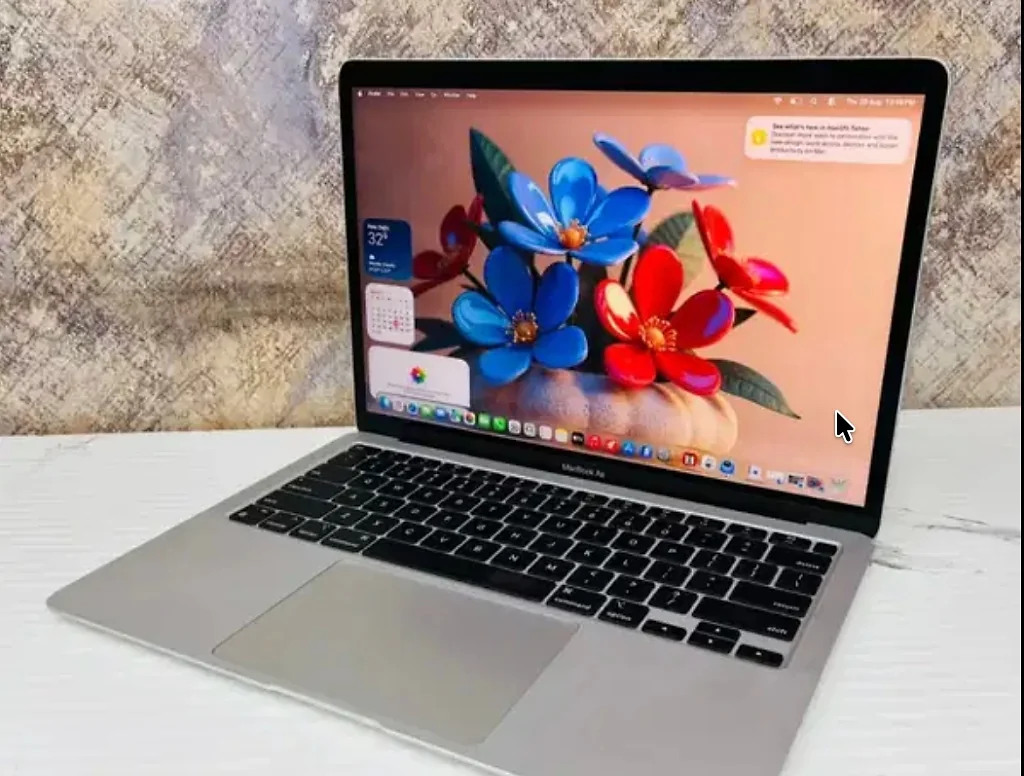 MacBook Air 13.3" Apple M1 (2020) gallery thumbnail 2